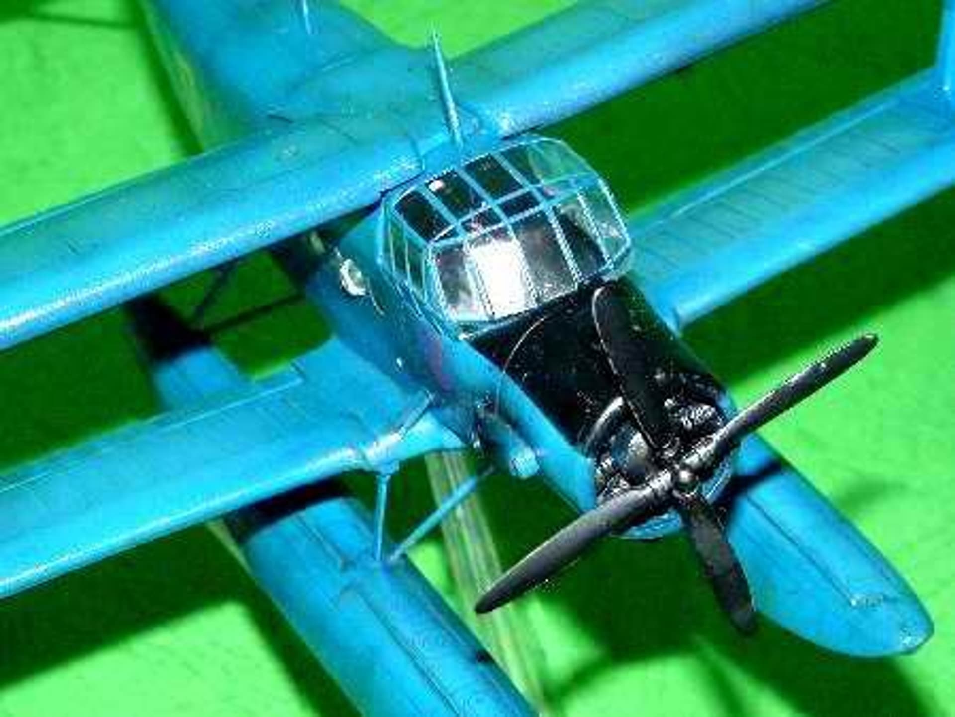 

Model plastikowy Antonov An-2V Colt on Float