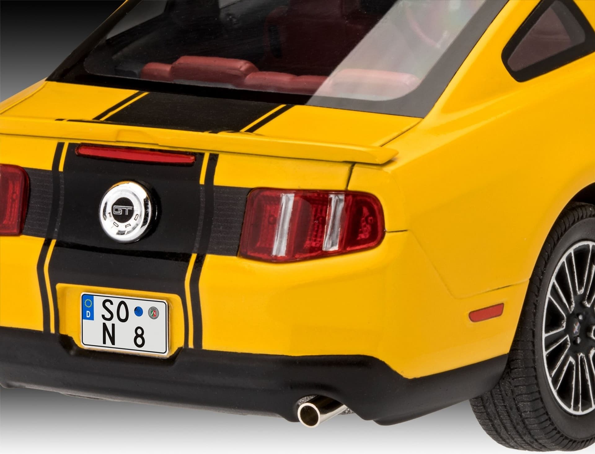 

Model plastikowy Samochód Ford Mustang GT 2010