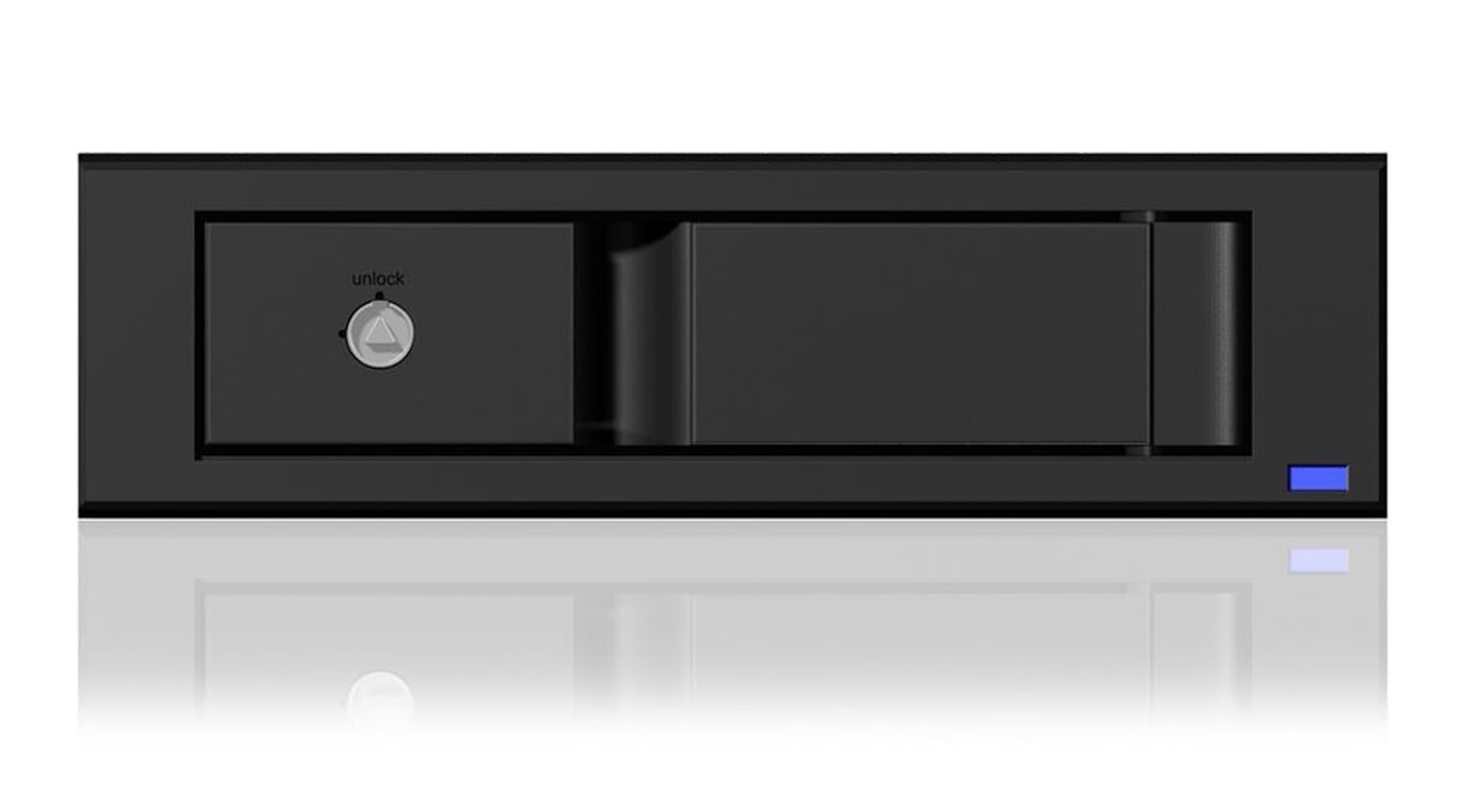 

IB-158SSK-B 3,5'' HDD SATA
