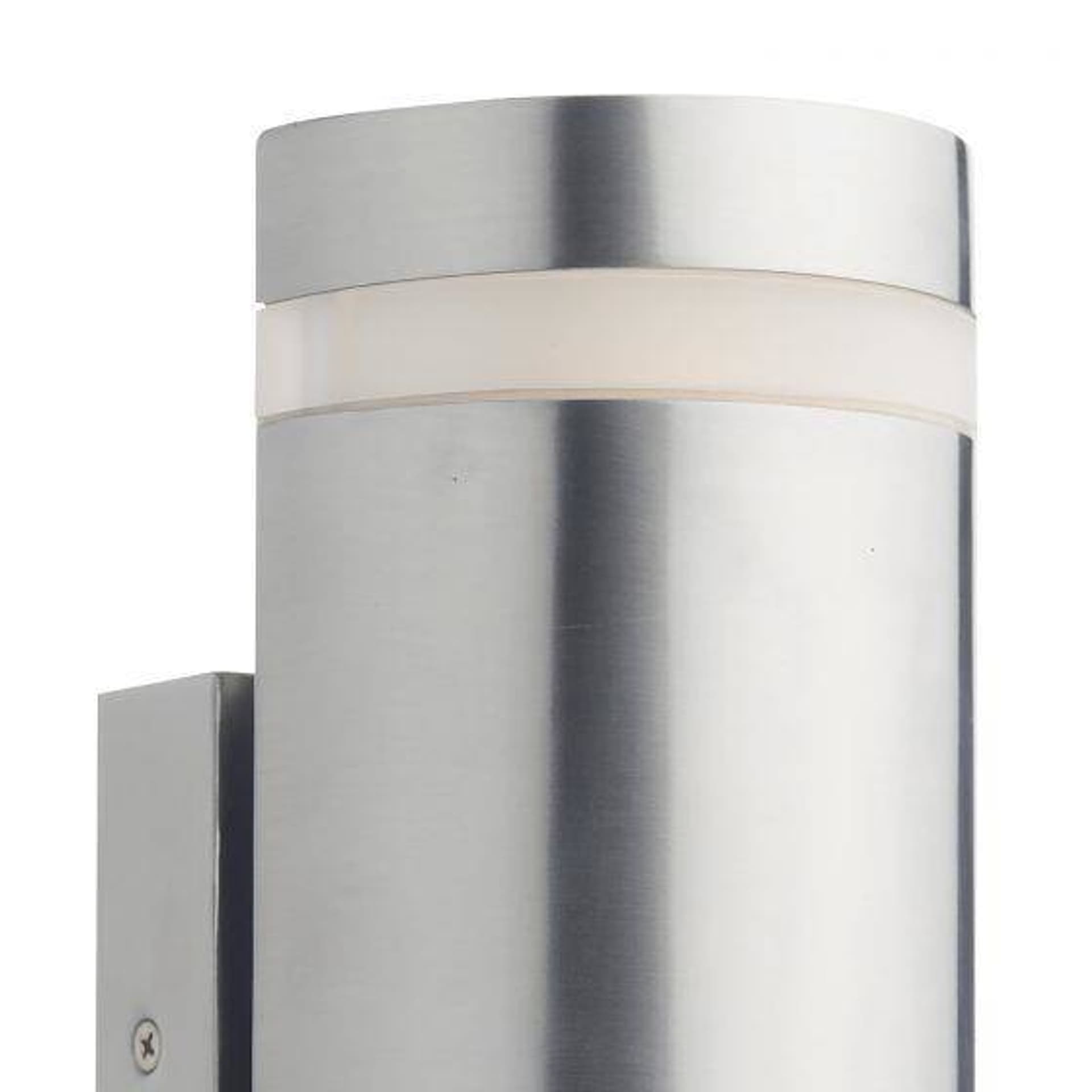

WESSEXCylinder Kolor Stali Lampa Ścienna LED IP44