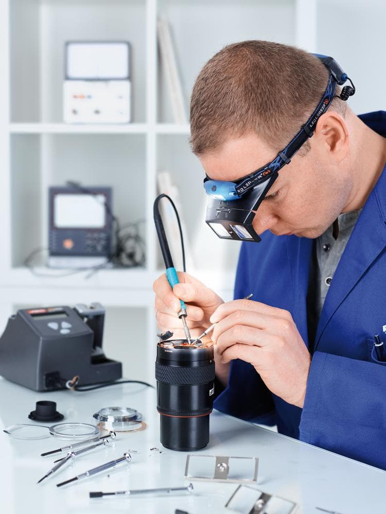 

Lupa zakladana na glowe BINO-LED SCHWEIZER