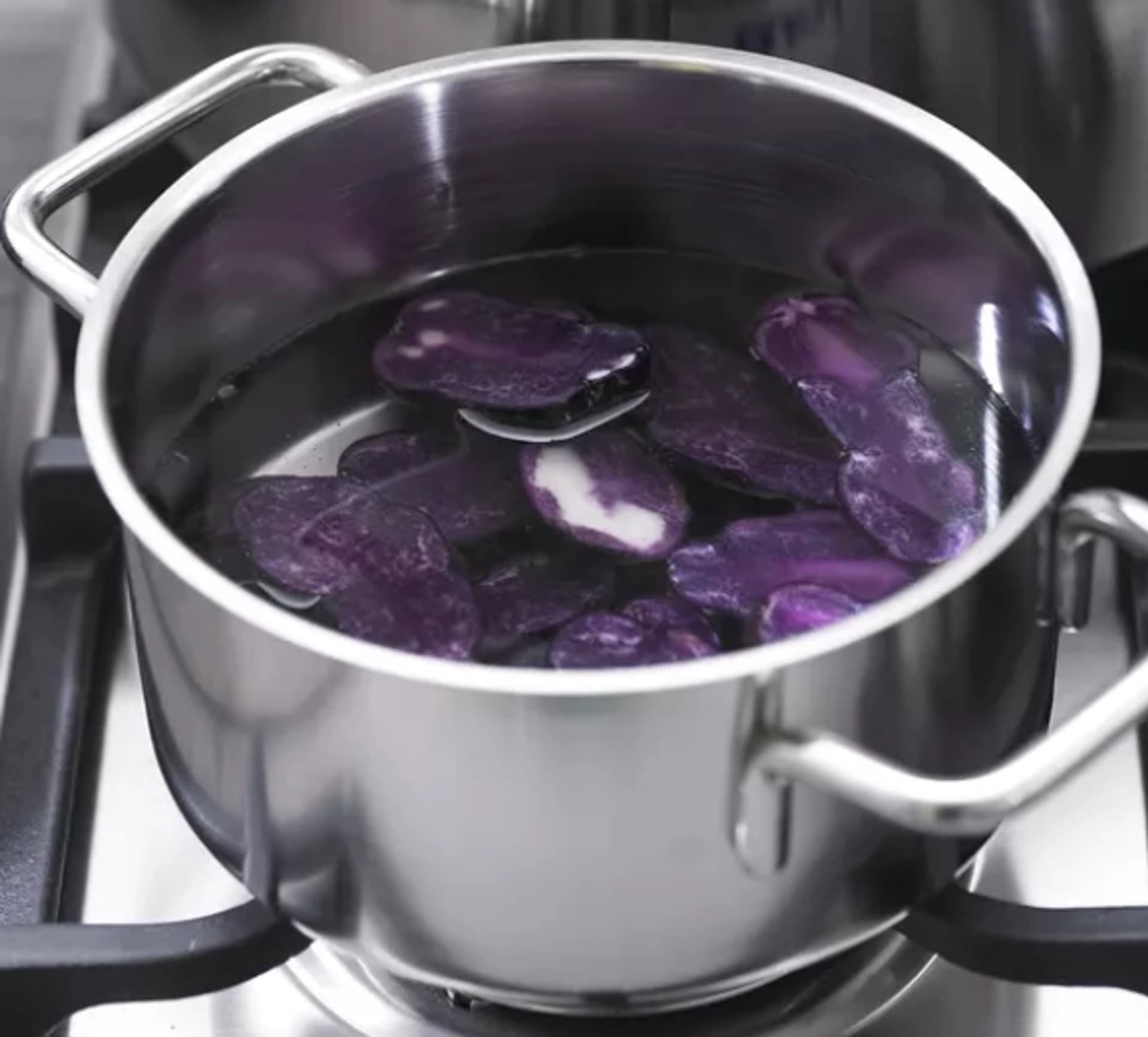 

Garnek niski z pokrywką DEMEYERE Apollo 7 40850-163-0 - 2.2l