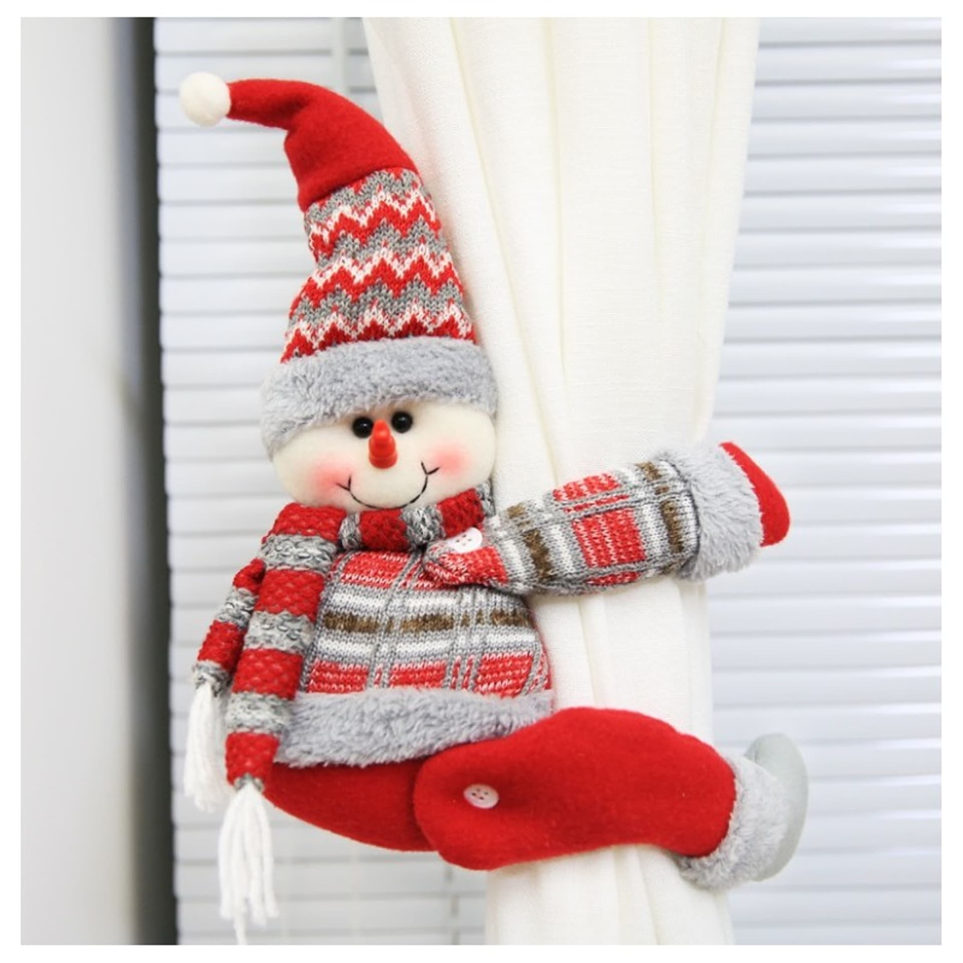 

Bałwanek świąteczny Boże Narodzenie na Rzep 34 cm Wzory Norweskie KSN40