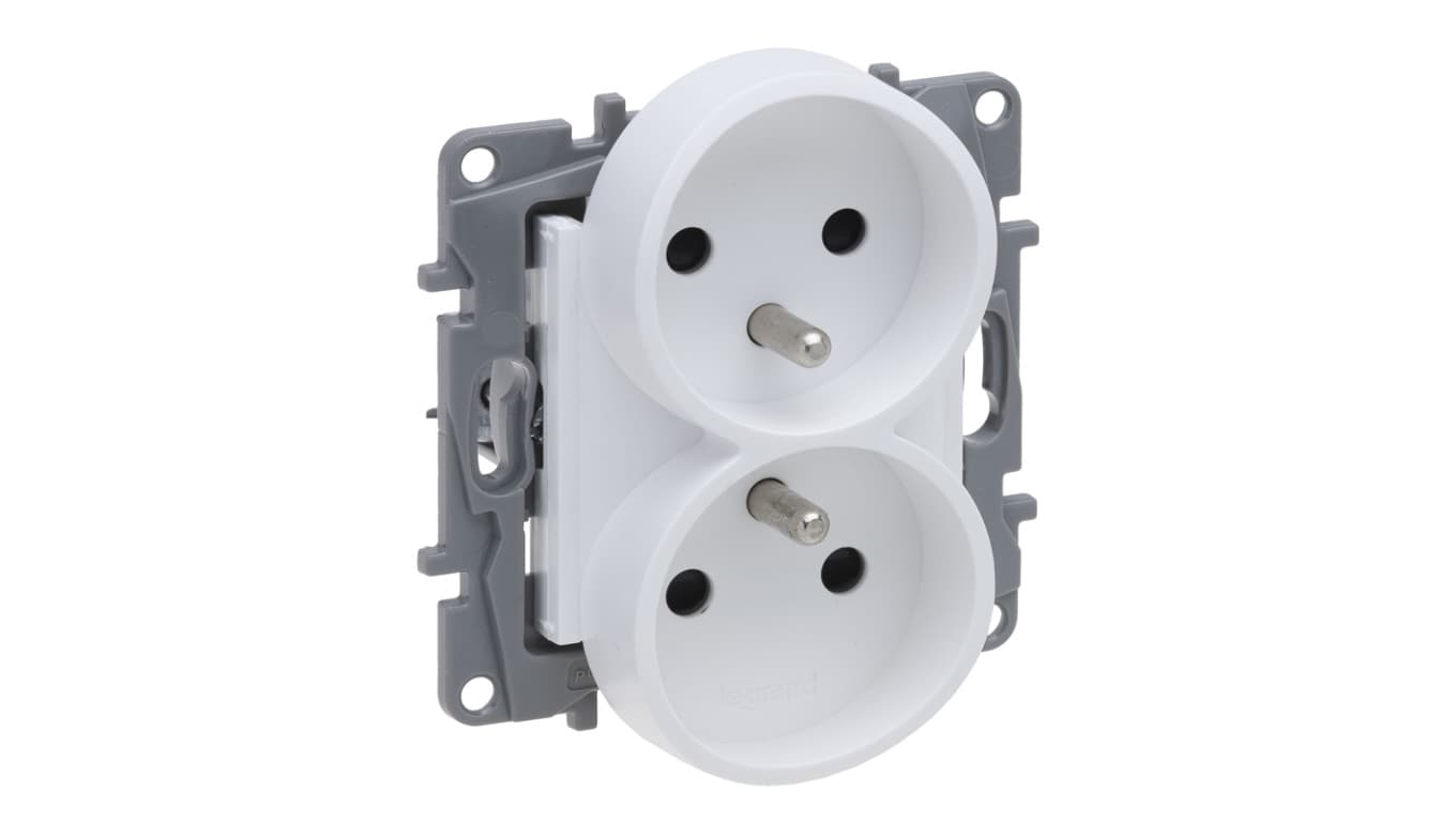 

Niloe Selection Gniazdo 2 x 2p+z do ramek wielokrotnych (z przesłoną, zaciski śrubowe) białe 762042, Z przesłoną/zaciski śrubowe) białe 76204