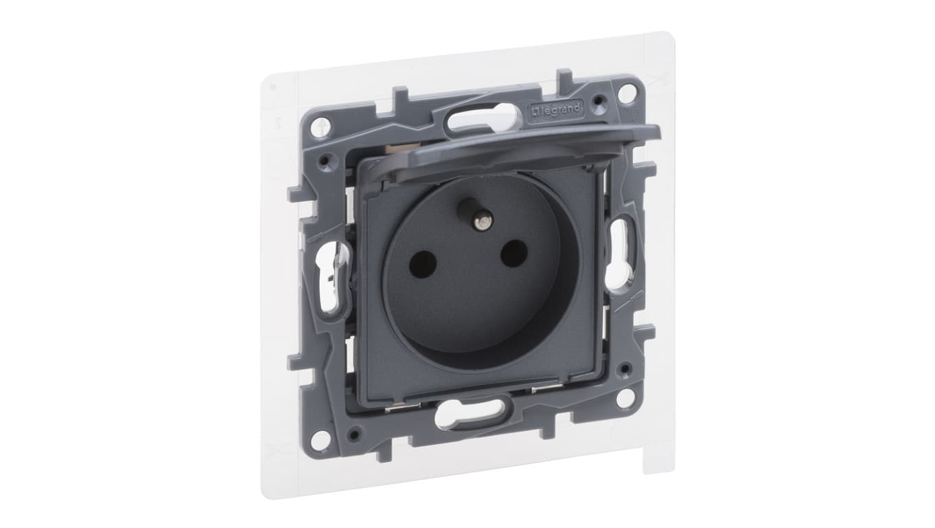 

Niloe Selection Gniazdo 2p+z IP44 16A 250V z przesłoną, zaciski śrubowe stal 762337