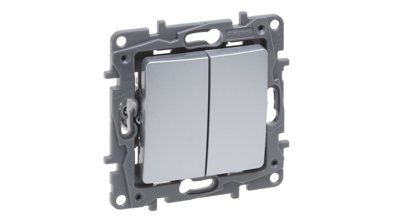 

Niloe Selection Łącznik schodowy podwójny 10AX aluminium 762102