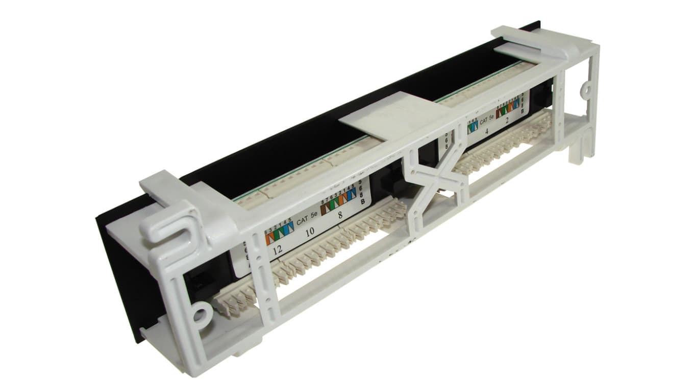 

Patch panel RACK 10 kat.5e 12p UTP naścienny 1U czarny