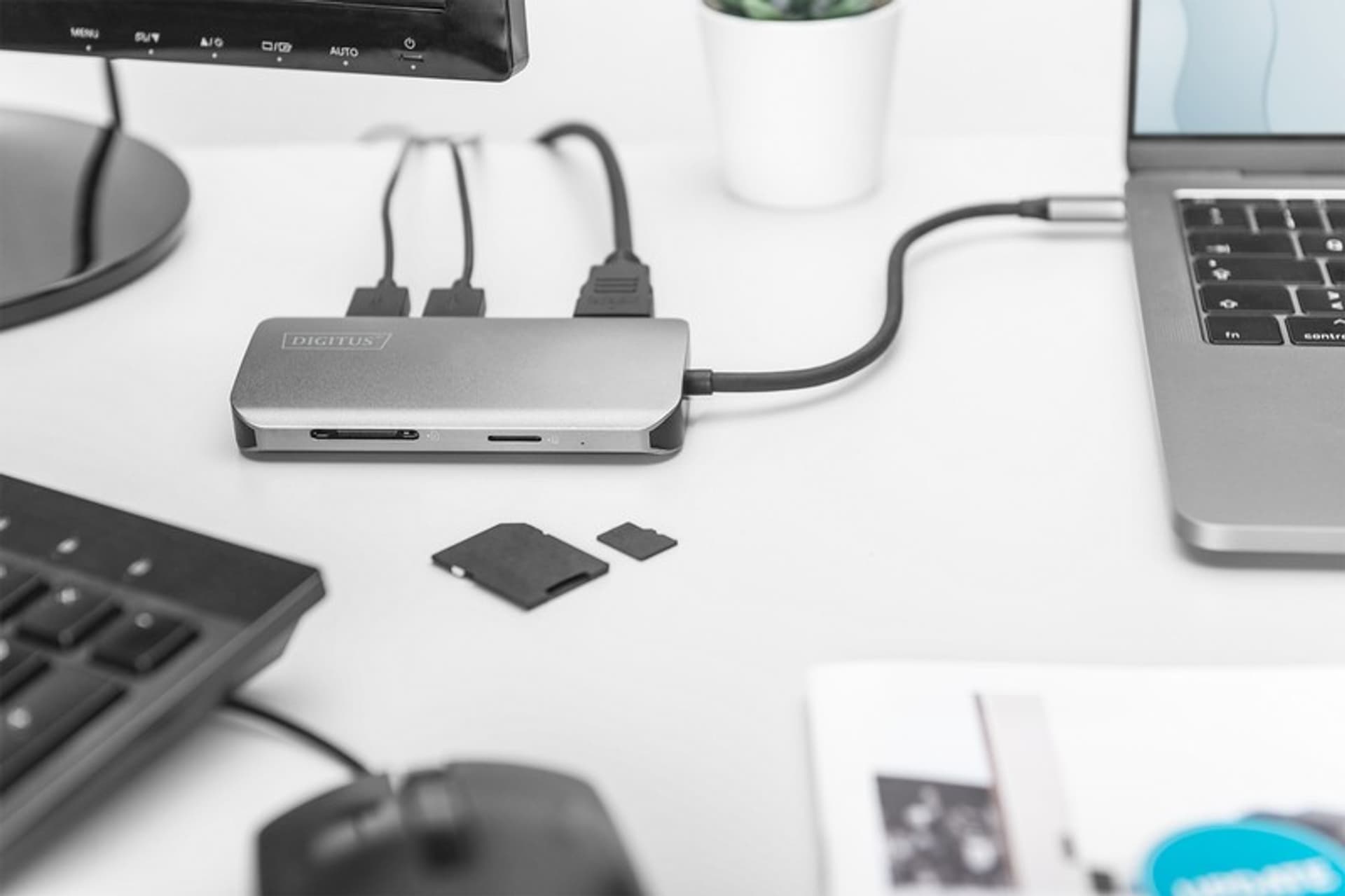 

Stacja dokująca USB Typ C 8 portów Dual Monitor portów 4K 30Hz PD 3.0 RJ45 SD microSD HQ aluminiowa