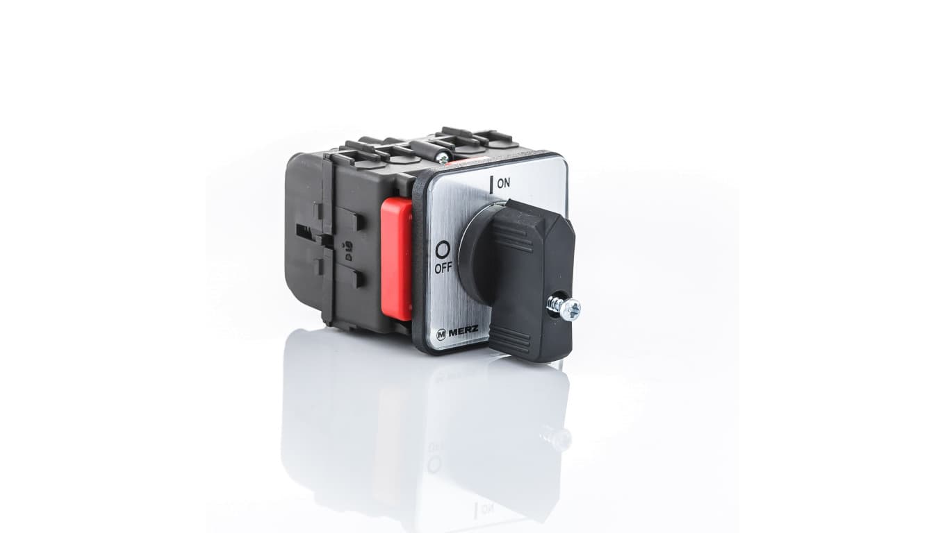 

Łącznik krzykowy 0-1 3P 32A IP55 do wbudowania ML032.3-TB/RG