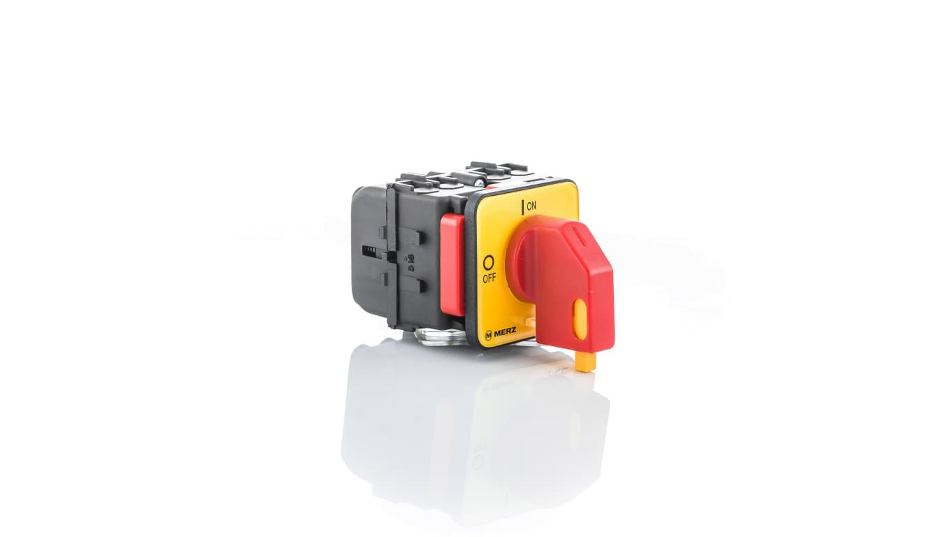 

Łącznik krzykowy 0-1 3P 32A IP55 do wbudowania ML032.3-TB/RG3