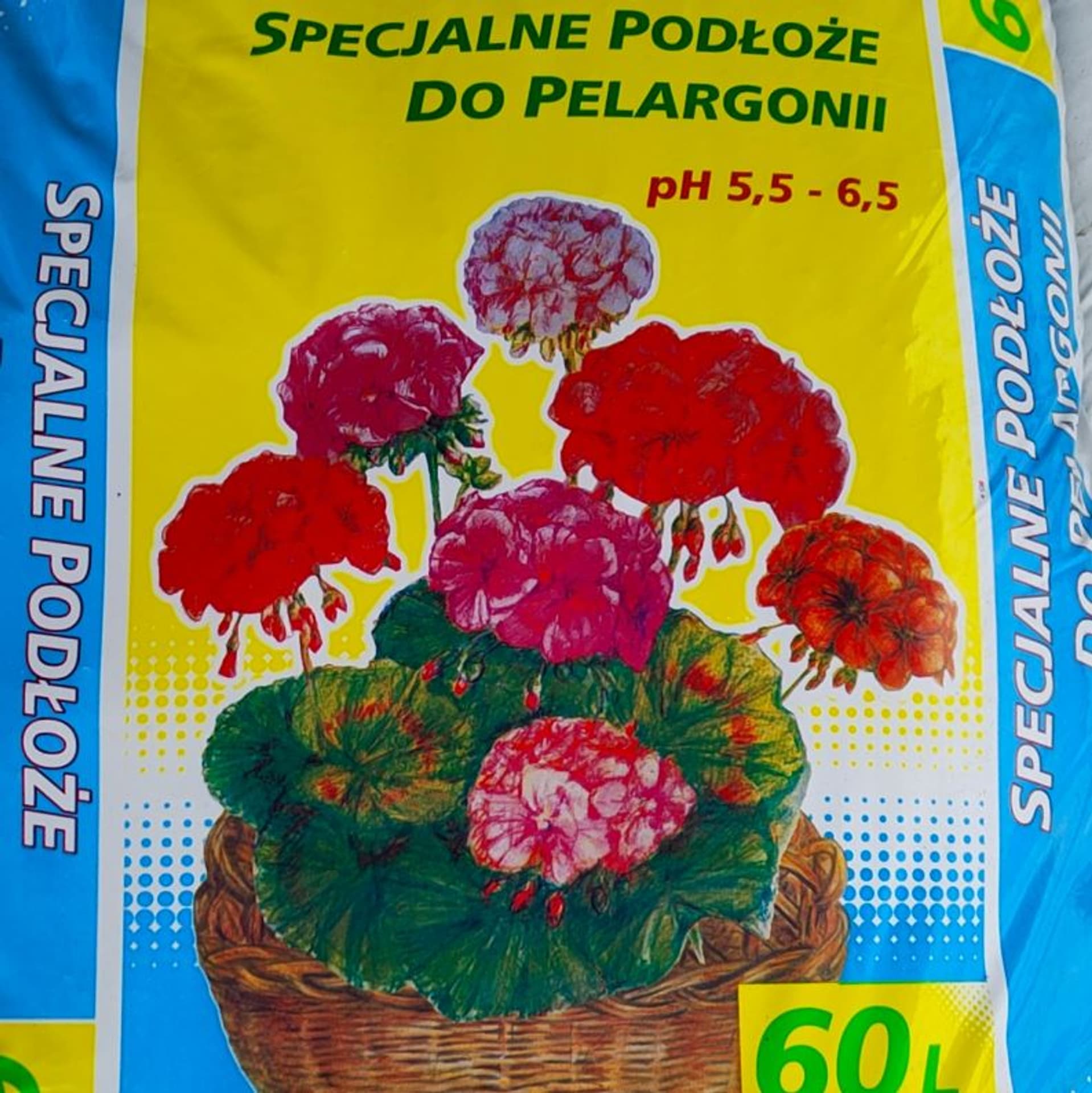 

ZIEMIA - DO PELARGONII - 60L..