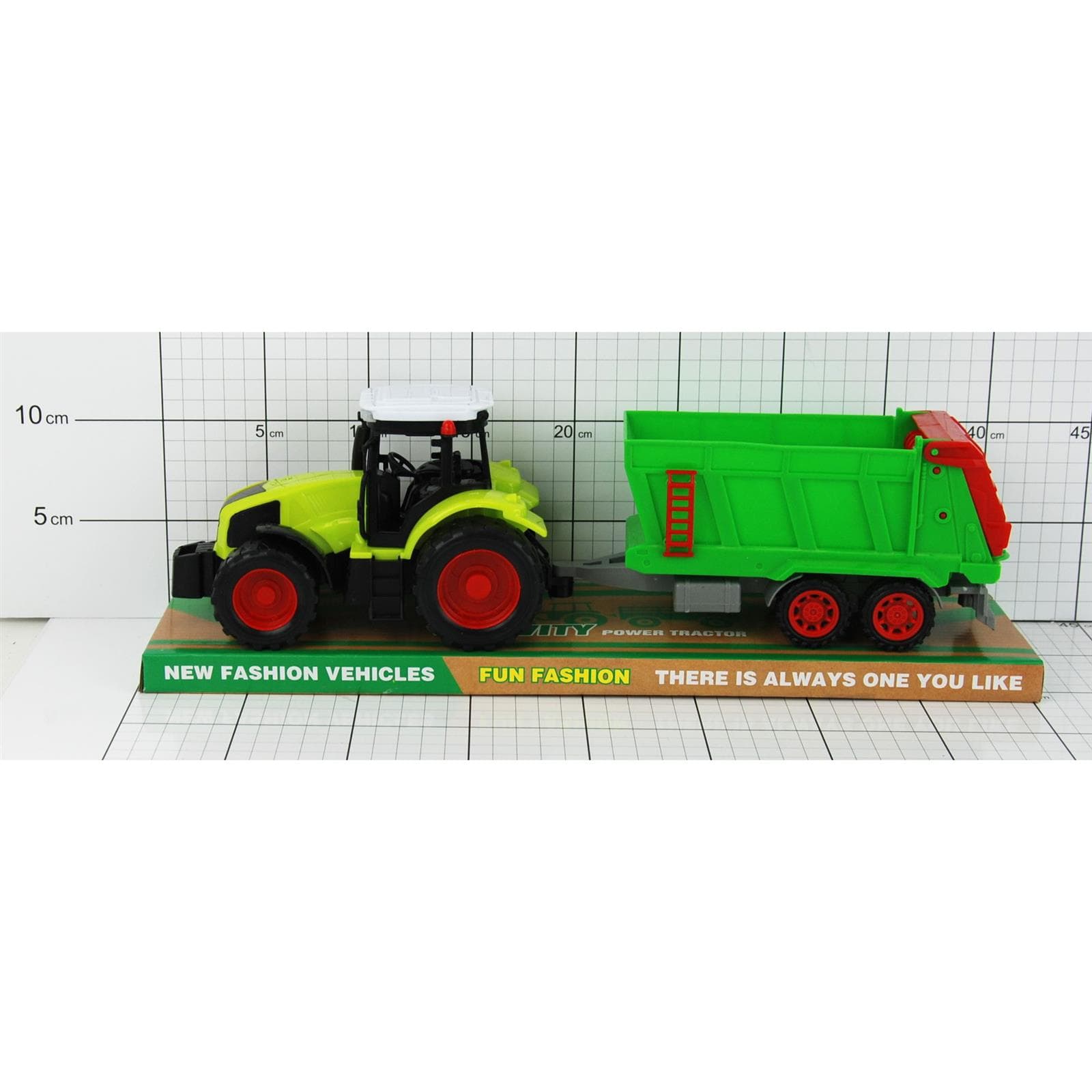 

TRAKTOR Z PRZYCZEPĄ POD KLOSZEM