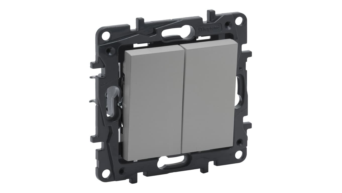 

Niloe Step Łącznik świecznikowy 10 AX aluminium 863305