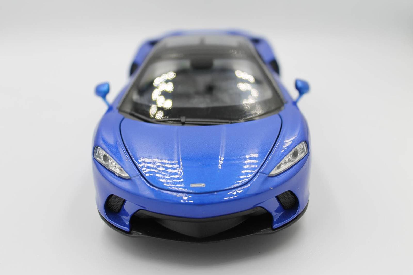 

SAMOCHÓD METALOWY AUTO METAL WELLY McLaren GT 1:24