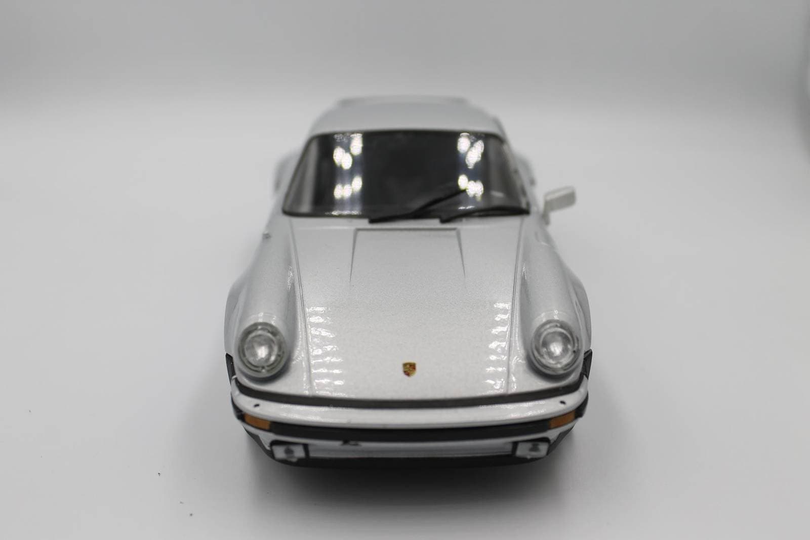 

SAMOCHÓD METALOWY AUTO WELLY Porsche 911 Turbo :24