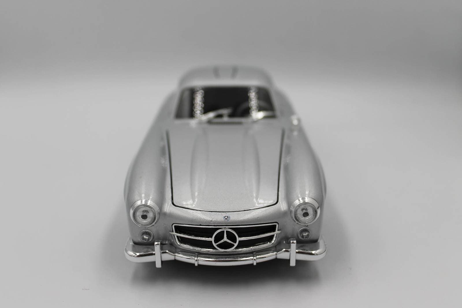 

SAMOCHÓD METALOWY AUTO WELLY Mercedes-Benz 300 SL