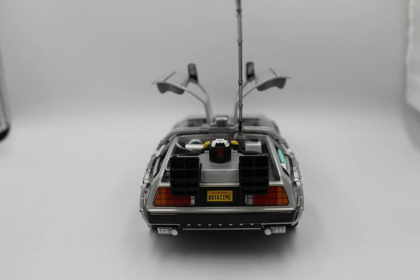 

WELLY 1:24 BACK TO THE FUTURE II