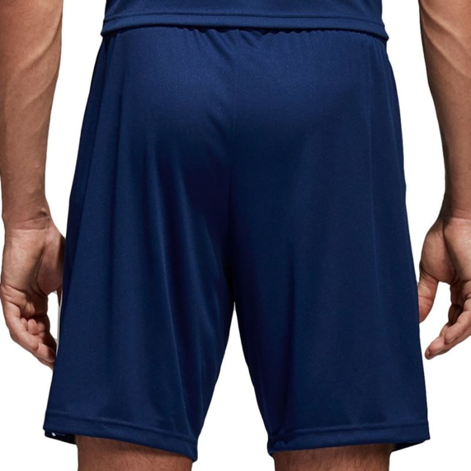 

Spodenki piłkarskie adidas CORE 18 TR Short M (kolor Niebieski, rozmiar S)