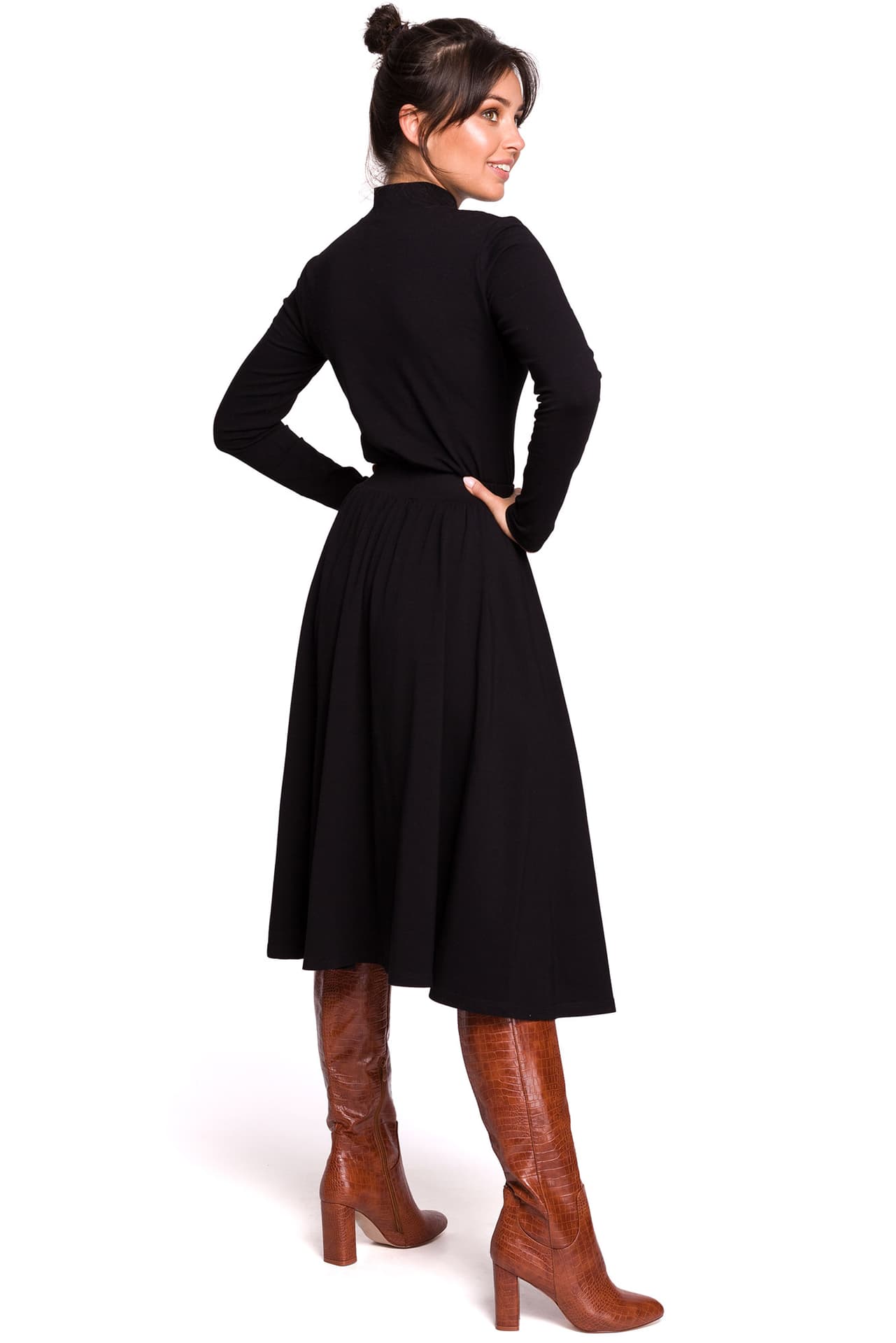 

B130 Spódnica midi rozkloszowana - czarna (kolor czarny, rozmiar 2XL/3XL)