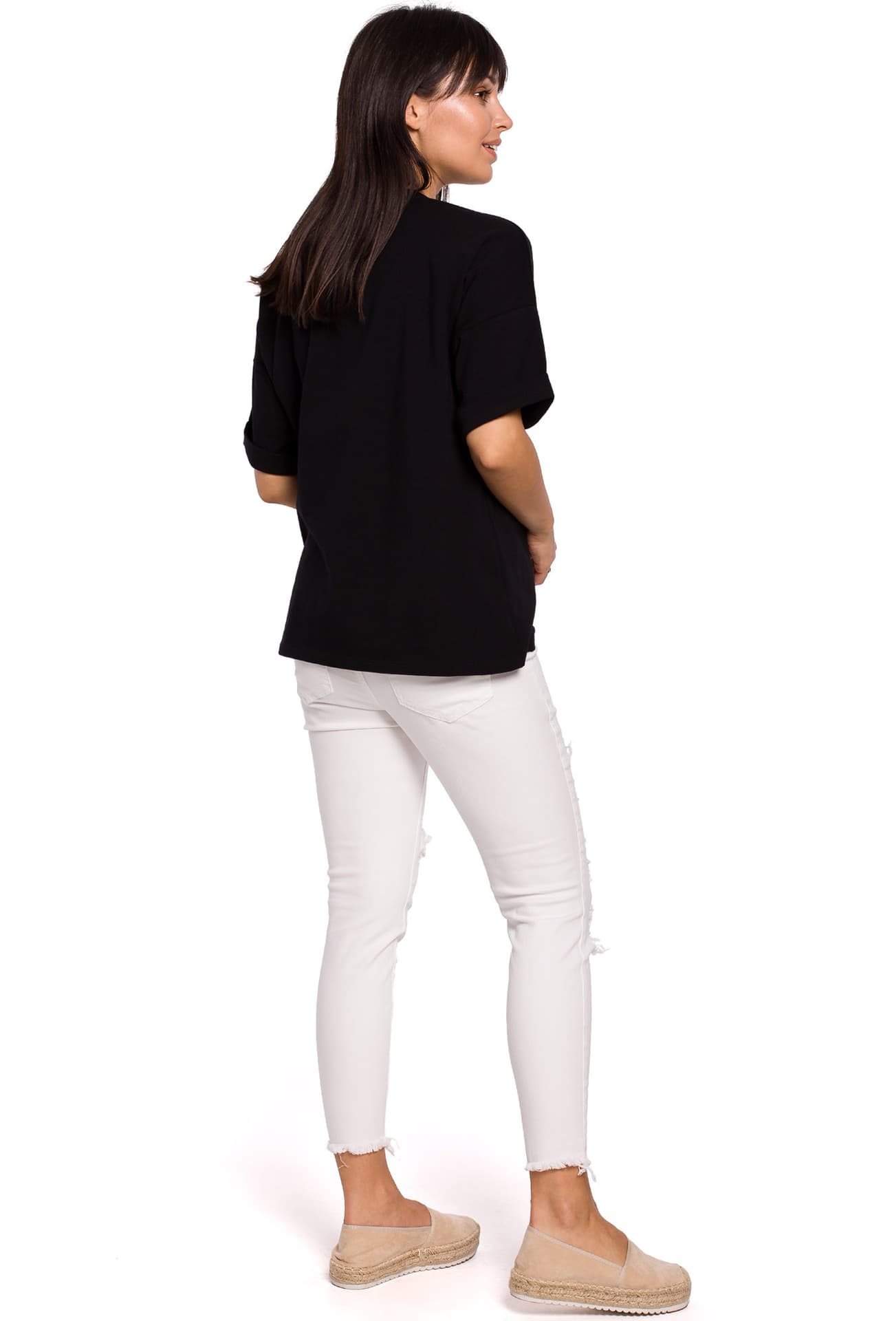 

B147 T-shirt oversize z dekoltem i haftem - czarny (kolor czarny, rozmiar 2XL/3XL)