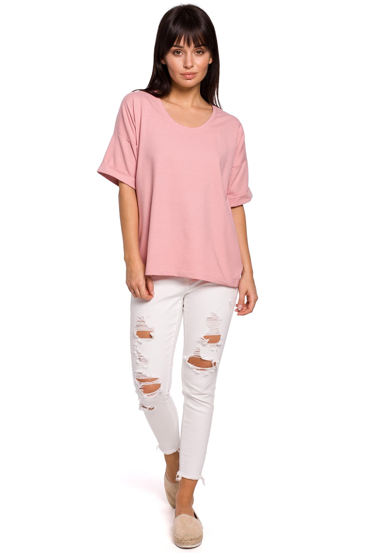 

B147 T-shirt oversize z dekoltem i haftem - różowy (kolor róż, rozmiar S/M)