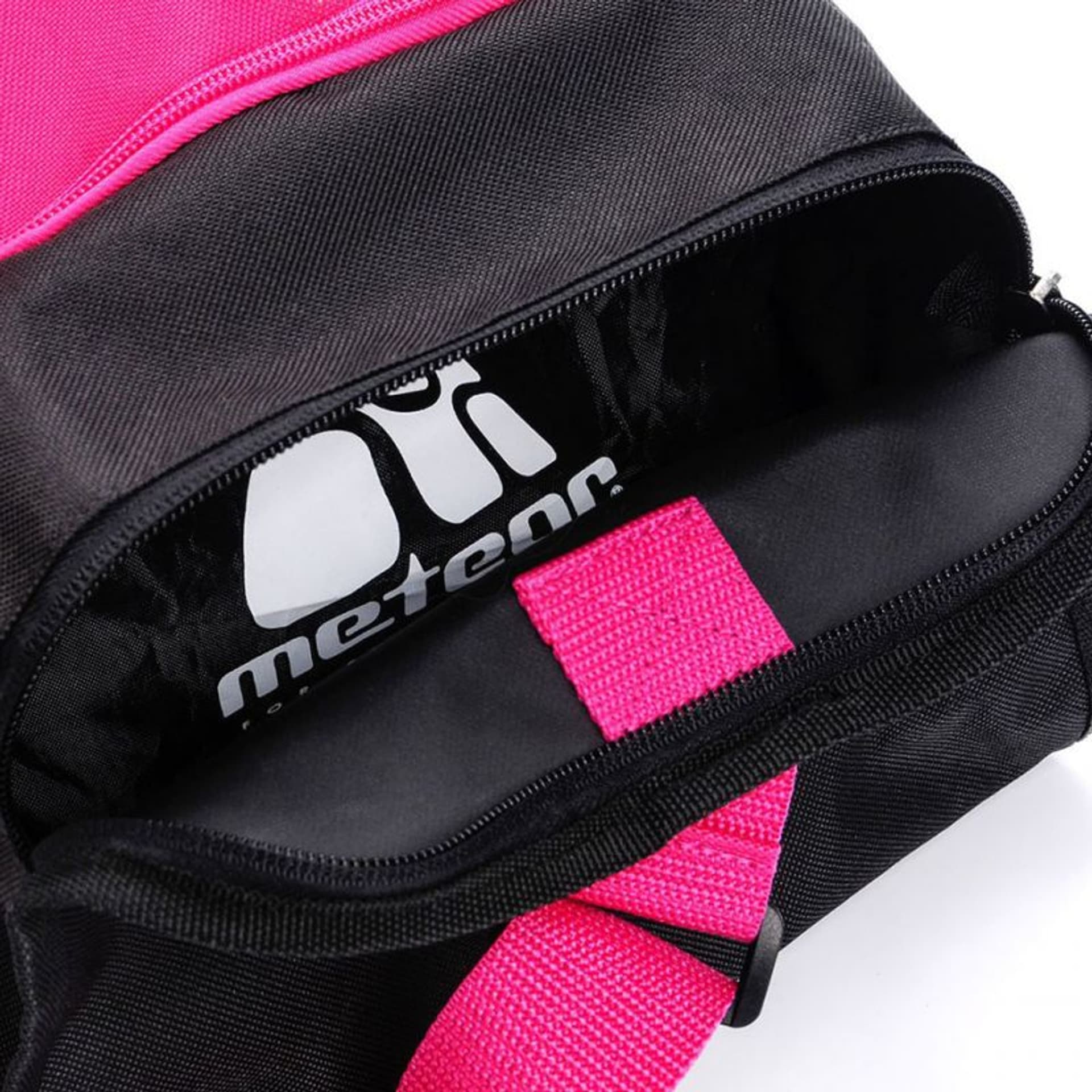 

Torba Fitness Meteor Nepr 20 L W (kolor Czarny. Różowy)