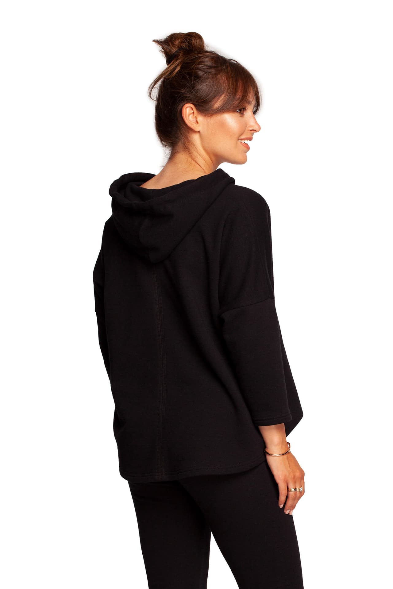 

B239 Bluza o luźnym kroju z kapturem - czarna (kolor czarny, rozmiar S/M)