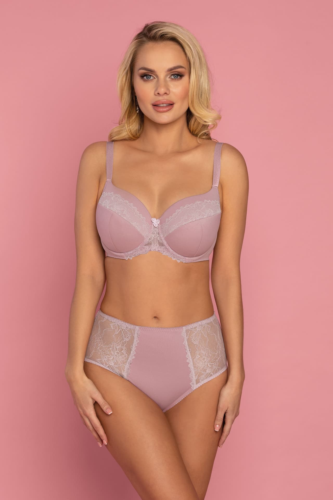 

Biustonosz VENA VB-434 usztywniany (kolor wrzos, rozmiar 75G)