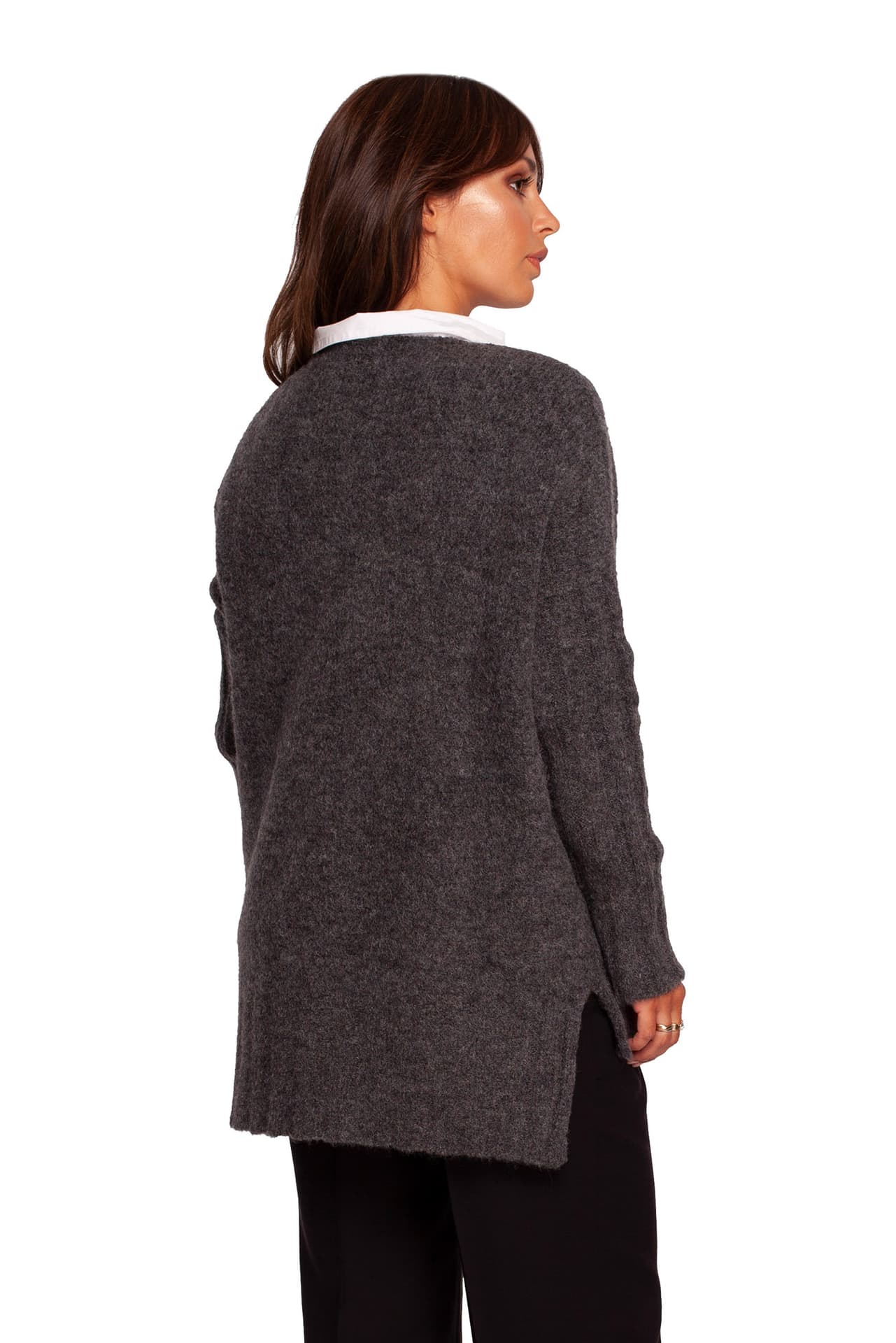 

BK083 Sweter dekoltem i dłuższym tyłem - grafitowy (kolor grafit, rozmiar S/M)