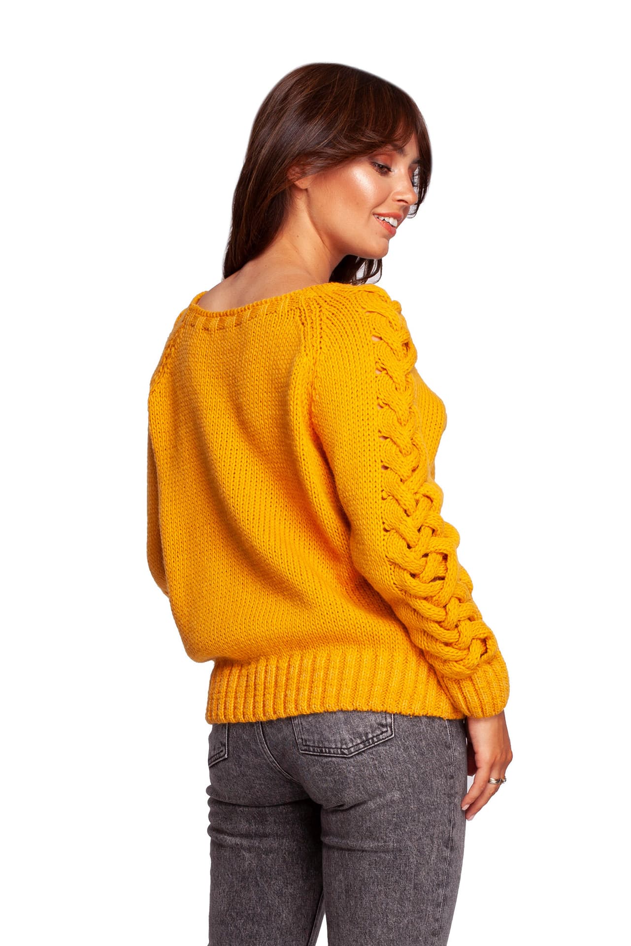 

BK090 Sweter z szerokim dekoltem i warkoczem na rękawach - miodowy (kolor miodowy, rozmiar L/XL)