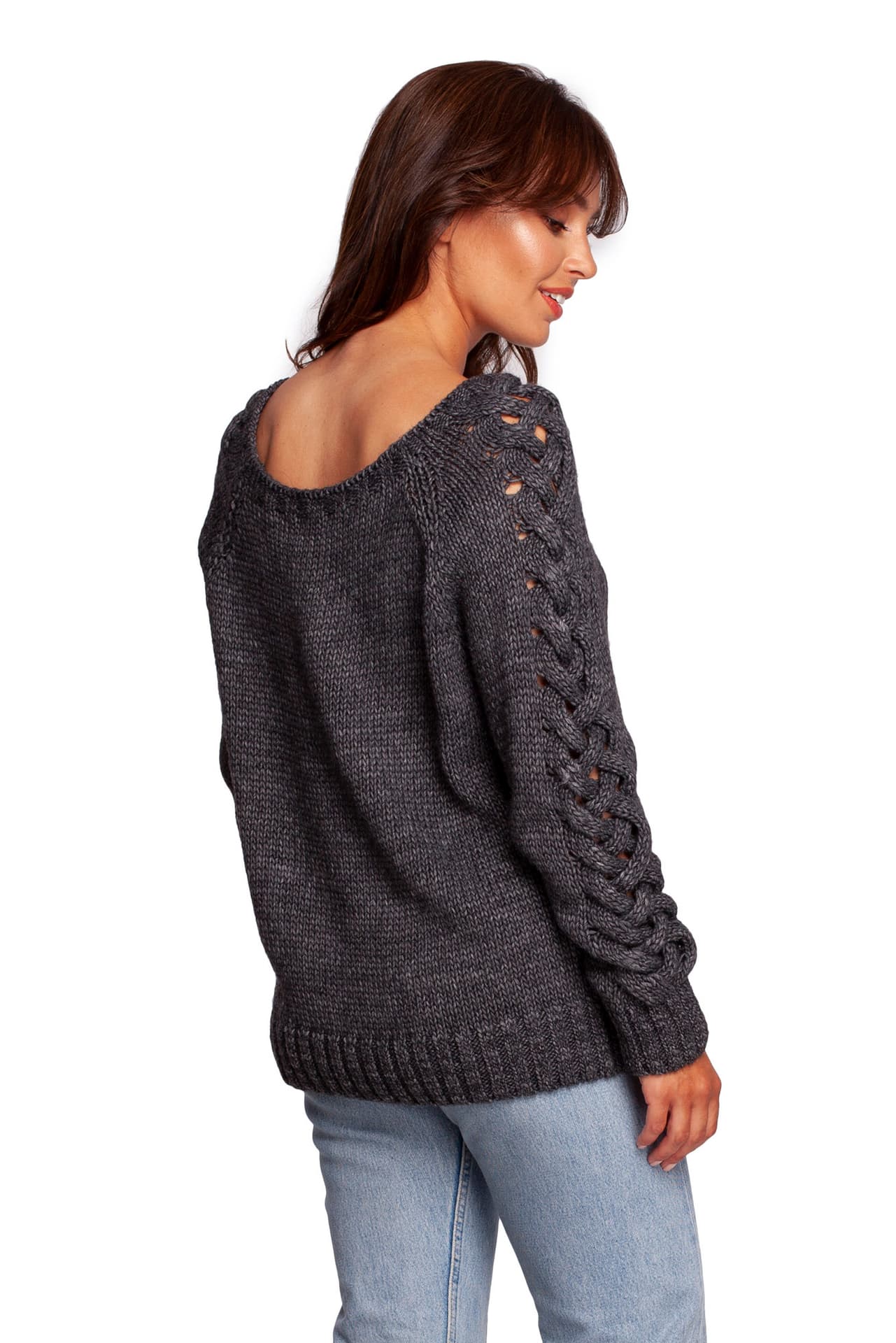 

BK090 Sweter z szerokim dekoltem i warkoczem na rękawach - szary (kolor szary, rozmiar S/M)