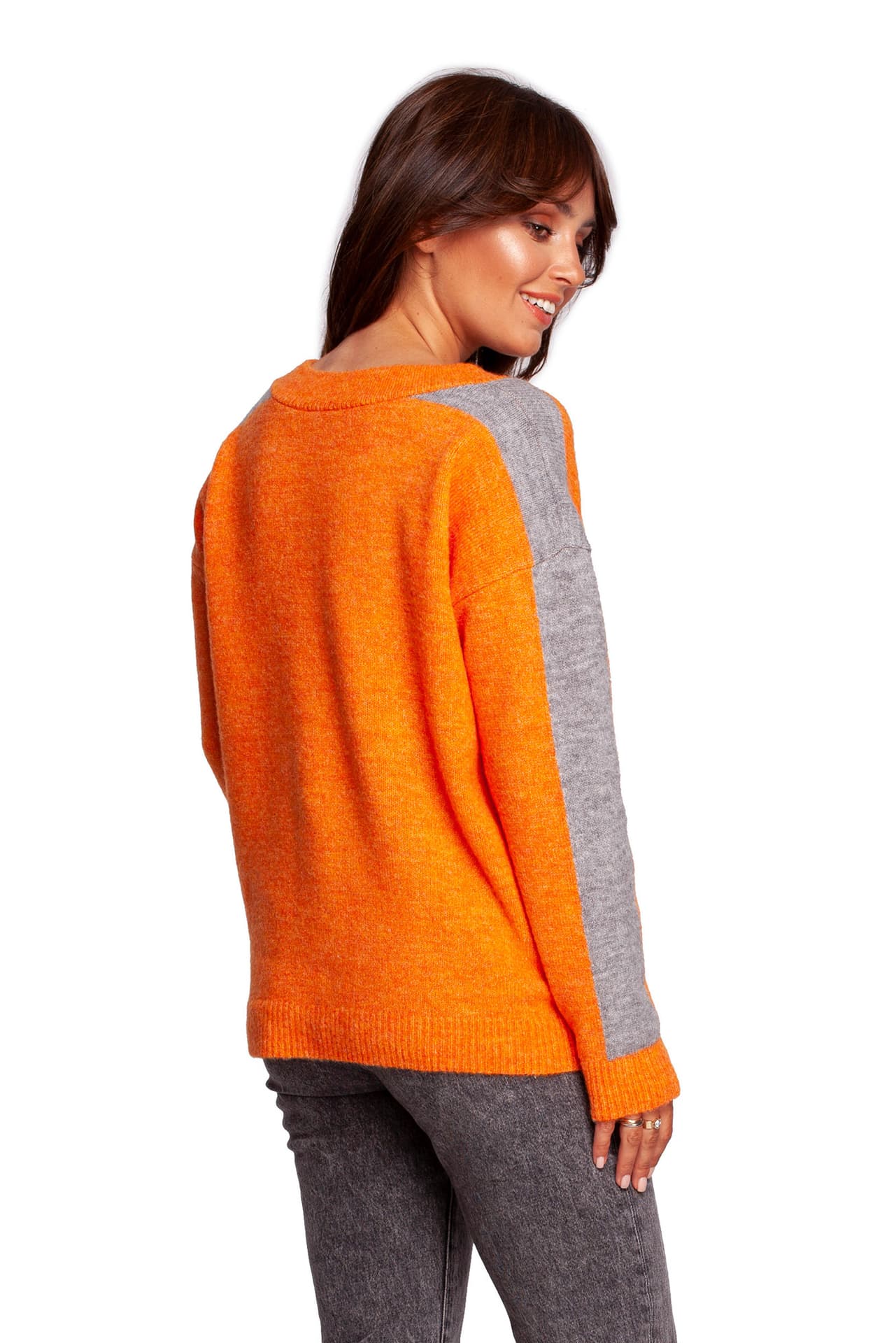 

BK093 Sweter w serek z kontrastowymi lampasami - jasnopomarańczowy (kolor pomarańcz, rozmiar S/M)