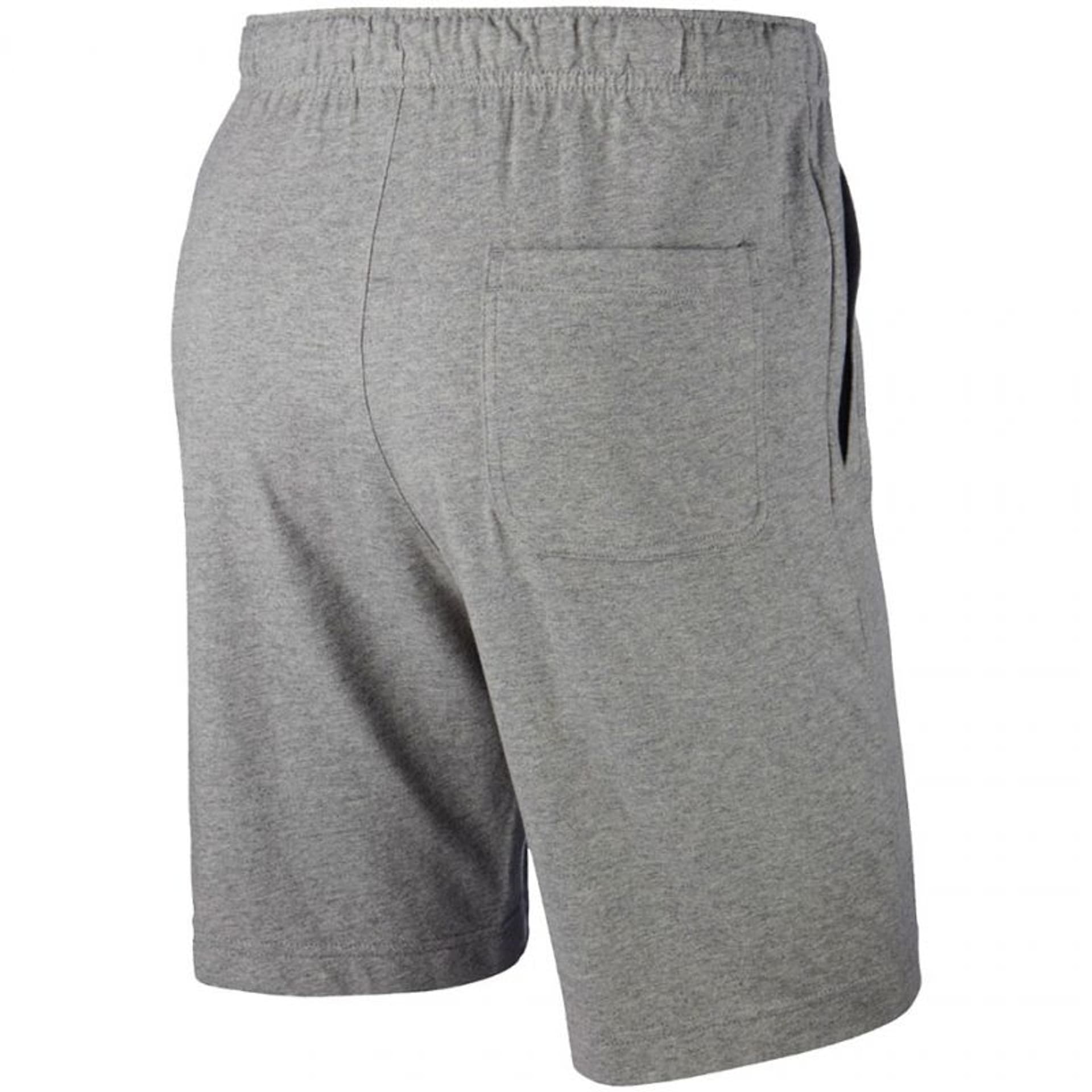 

Spodenki Nike Club Short JSY M BV2772 (kolor Szary/Srebrny, rozmiar XL)