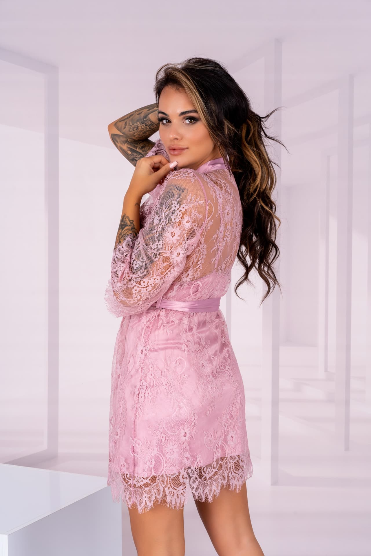 

Sheer Pink/Różowy damski szlafrok koronkowy LivCo Corsetti Fashion rozmiar - L/XL