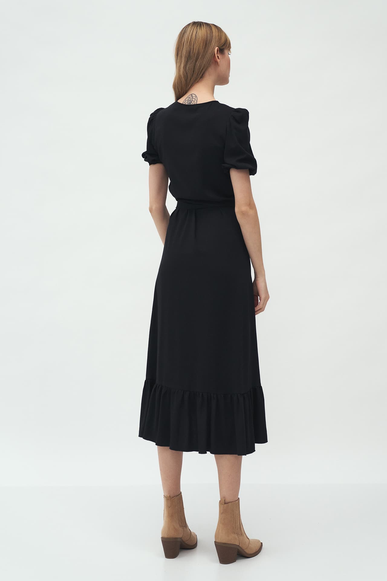 

Czarna kopertowa sukienka w stylu boho - S165 (kolor czarny, rozmiar 44)