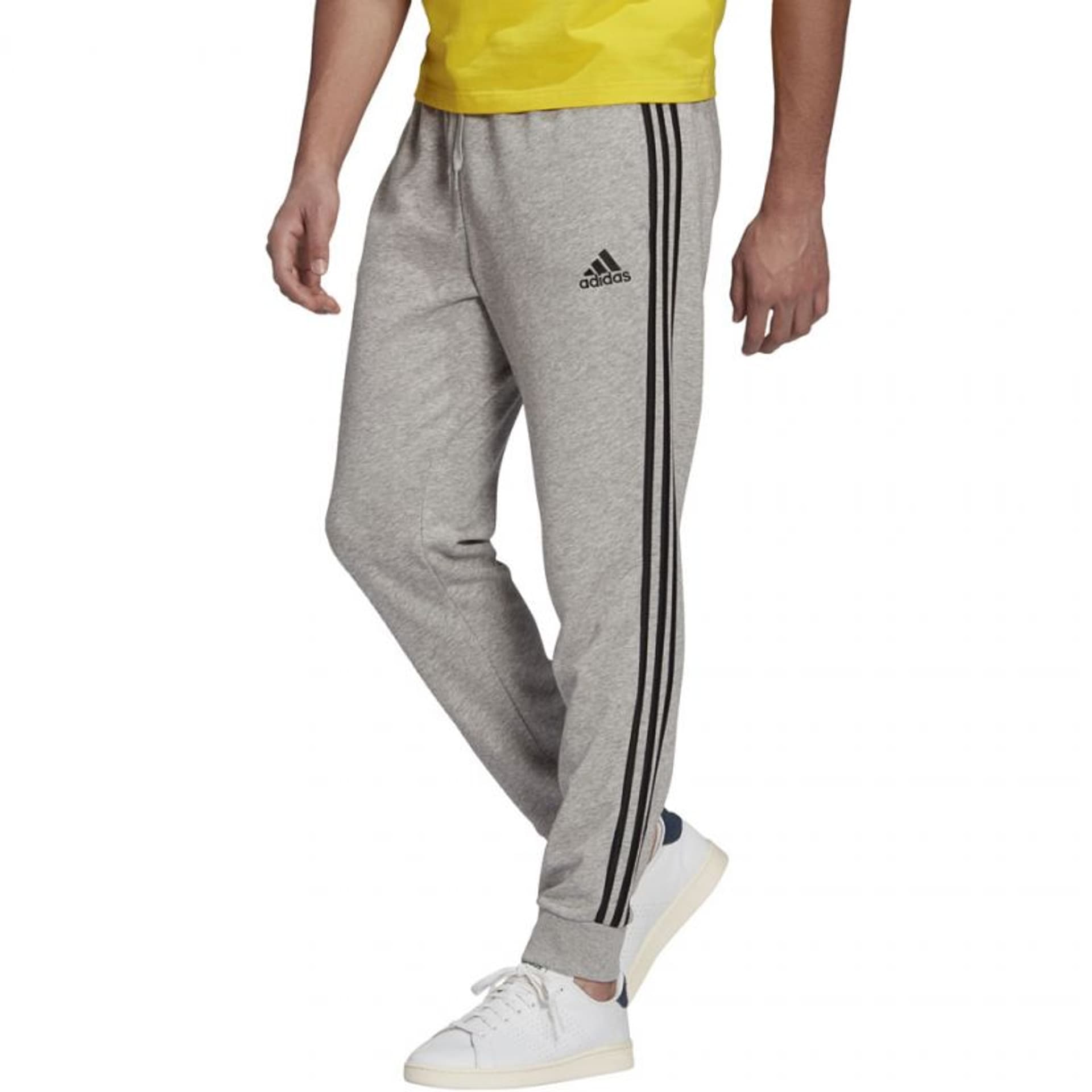 

Spodnie adidas Essentials Tapered Cuff 3 Stripes M GK8889 (kolor Szary/Srebrny, rozmiar S)