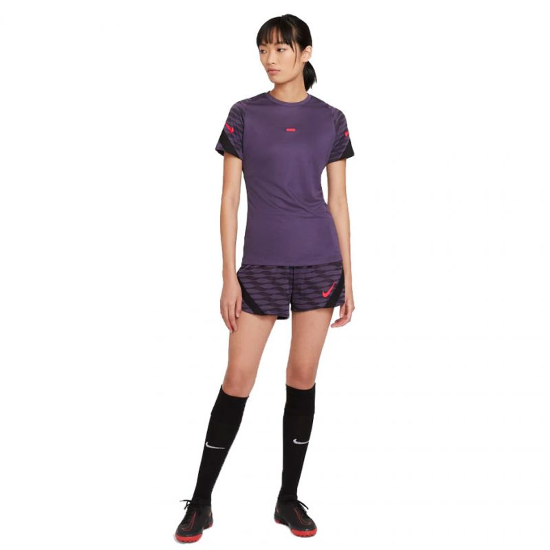 

Spodenki Nike Dri-FIT Strike W CW6095-012 (kolor Fioletowy, rozmiar XS)