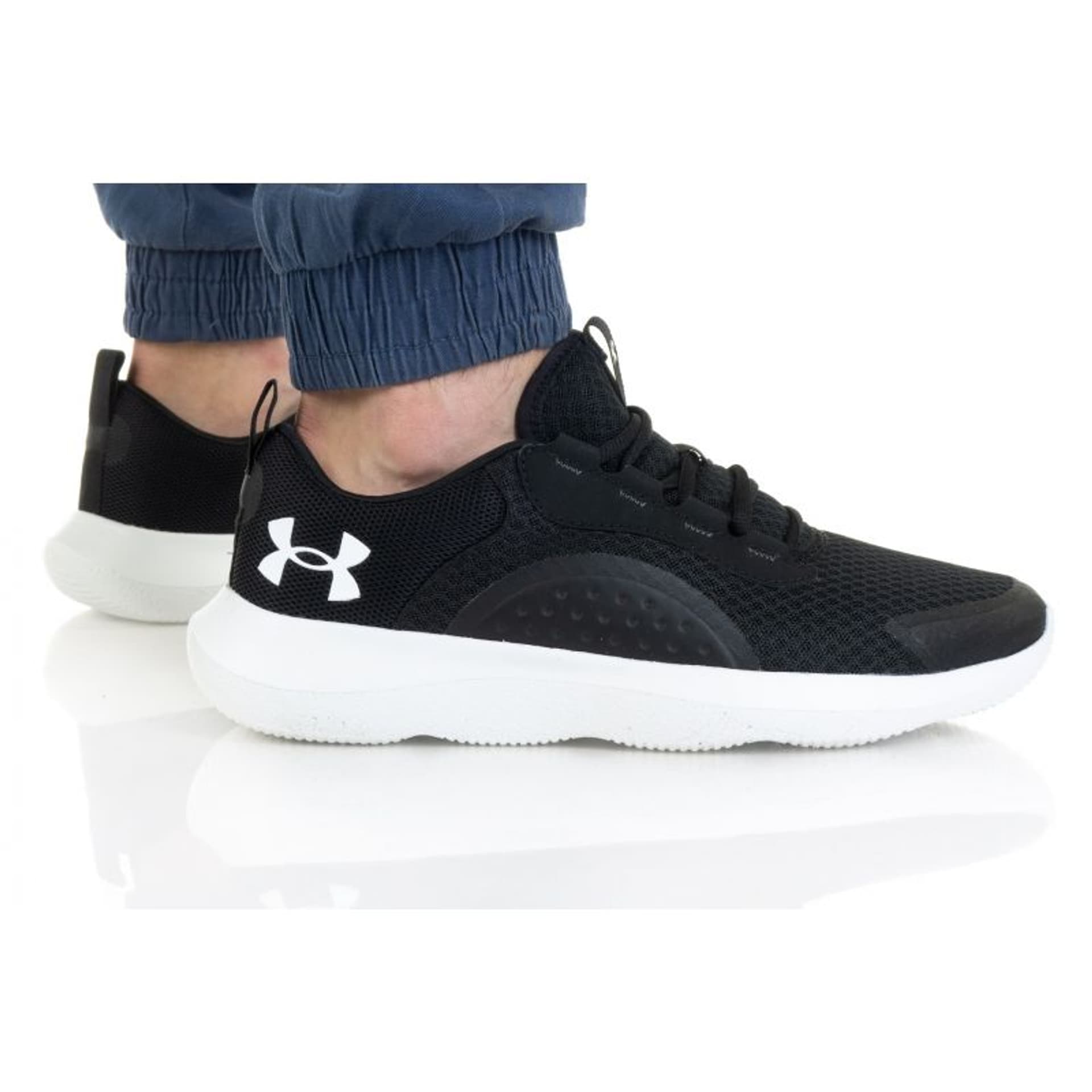 

Buty Under Armour Victory M 3023639 (kolor Czarny, rozmiar 45.5)