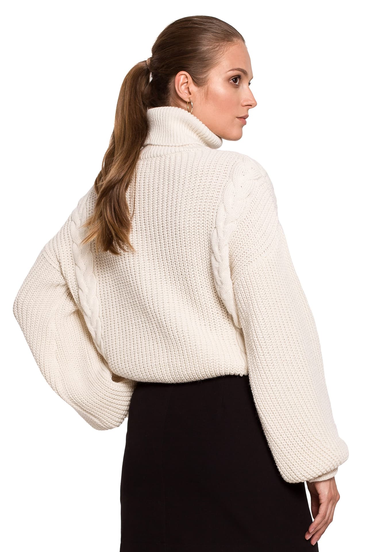 

K124 Krótki sweter z golfem - kość słoniowa (kolor ecru, rozmiar L/XL)