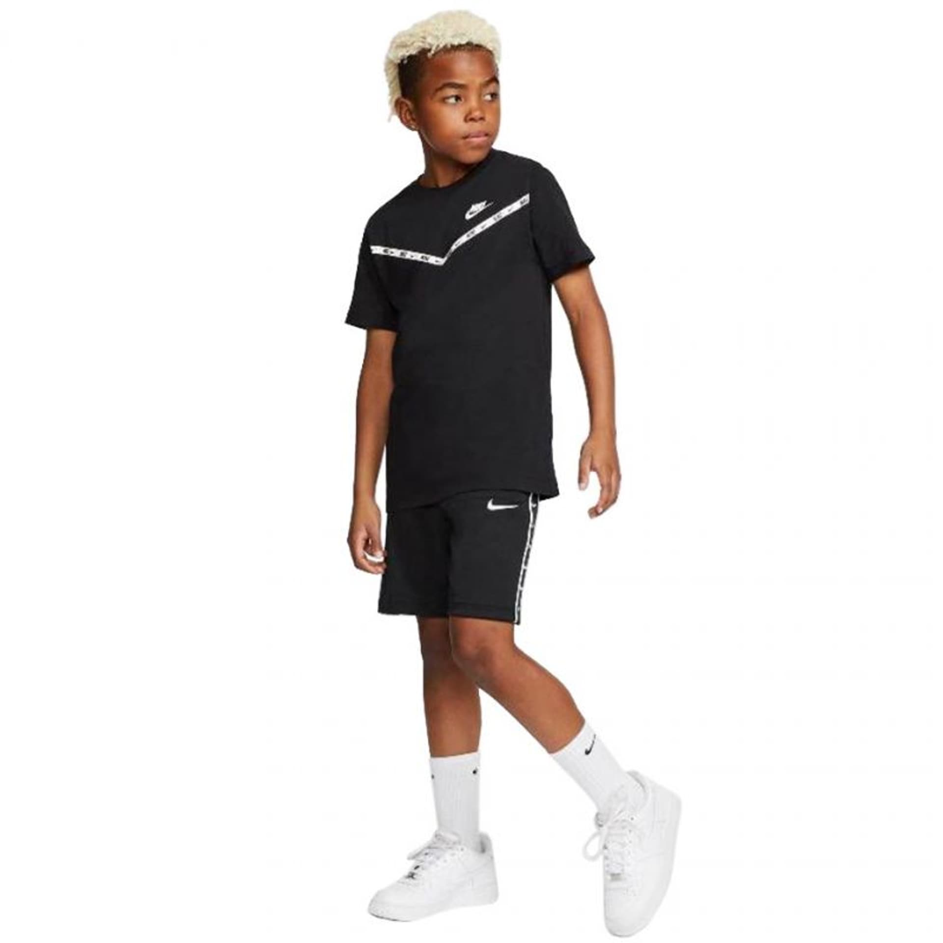 

Spodenki Nike NSW Swoosh Tape Jr CW3869 (kolor Czarny, rozmiar M)