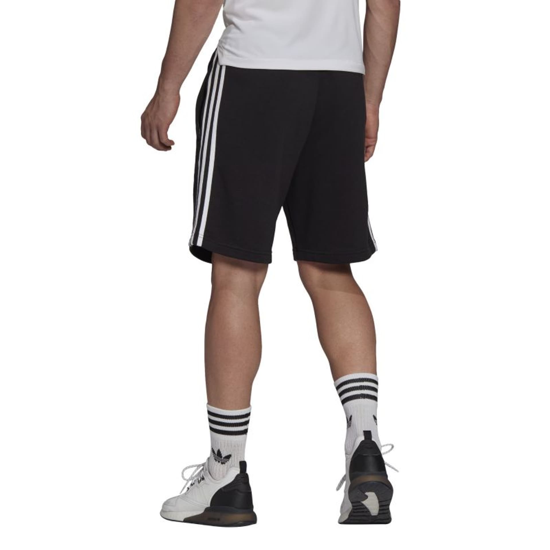 

Spodenki adidas Juventus Turyn 3-stripes M (kolor Czarny, rozmiar XL (188cm))