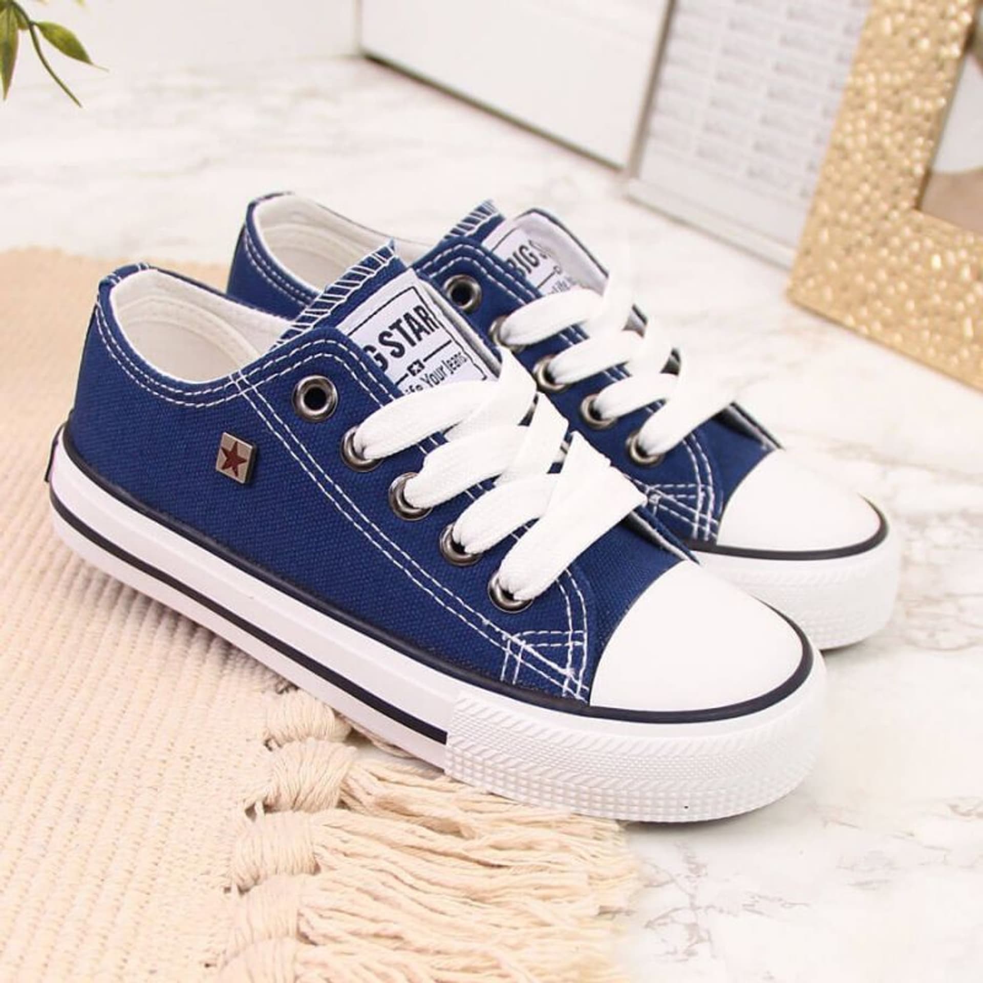 

Buty Big Star Jr FF374202 (kolor Granatowy, rozmiar 34)