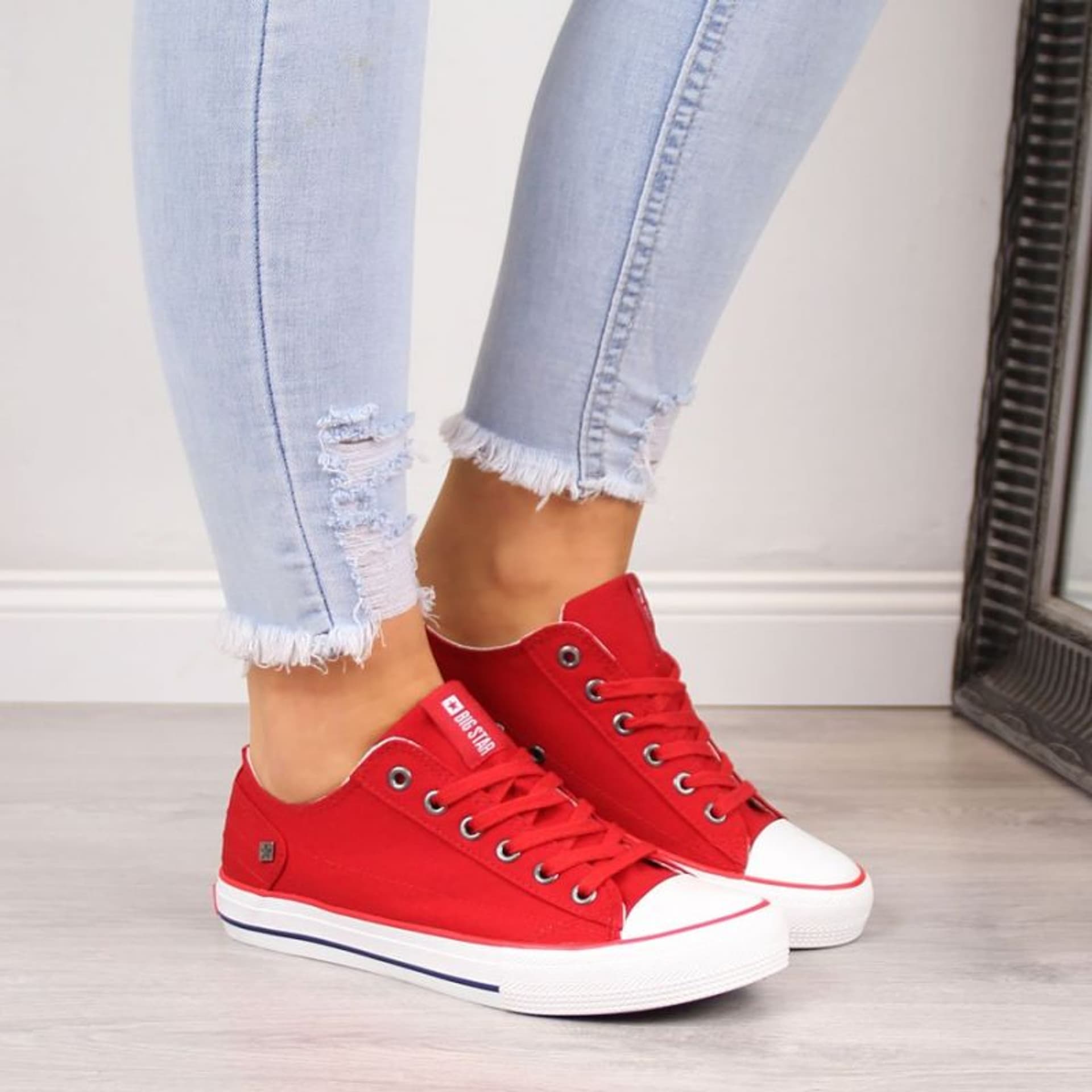 

Buty Big Star W DD274339 (kolor Czerwony, rozmiar 39)