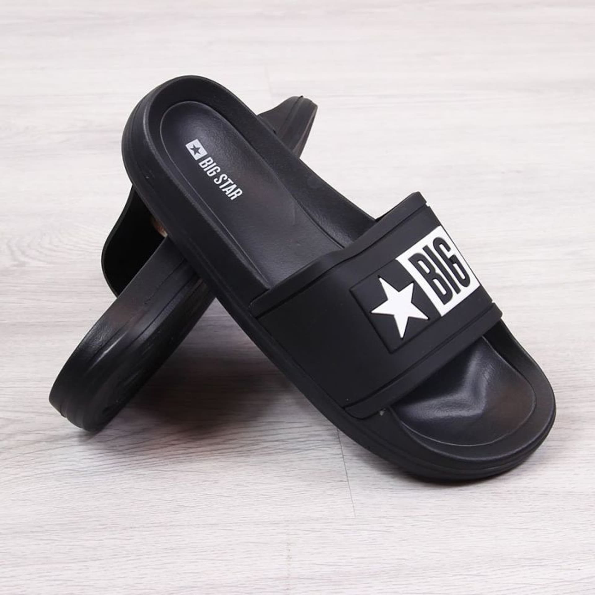 

Klapki plażowe gumowe Big Star W DD274A266 (kolor Czarny, rozmiar 38)
