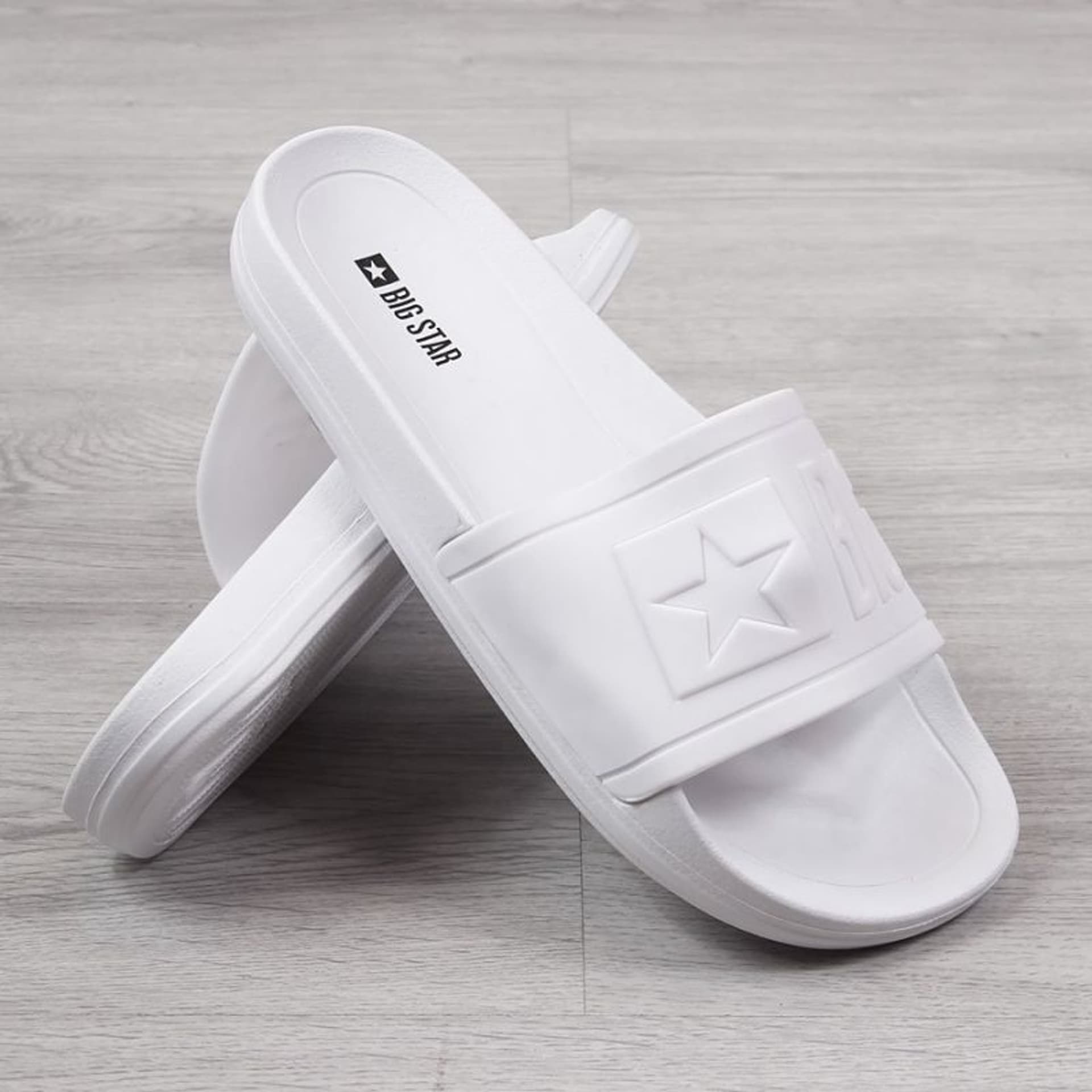 

Klapki basenowe Big Star Jr DD374154 (kolor Biały, rozmiar 32)