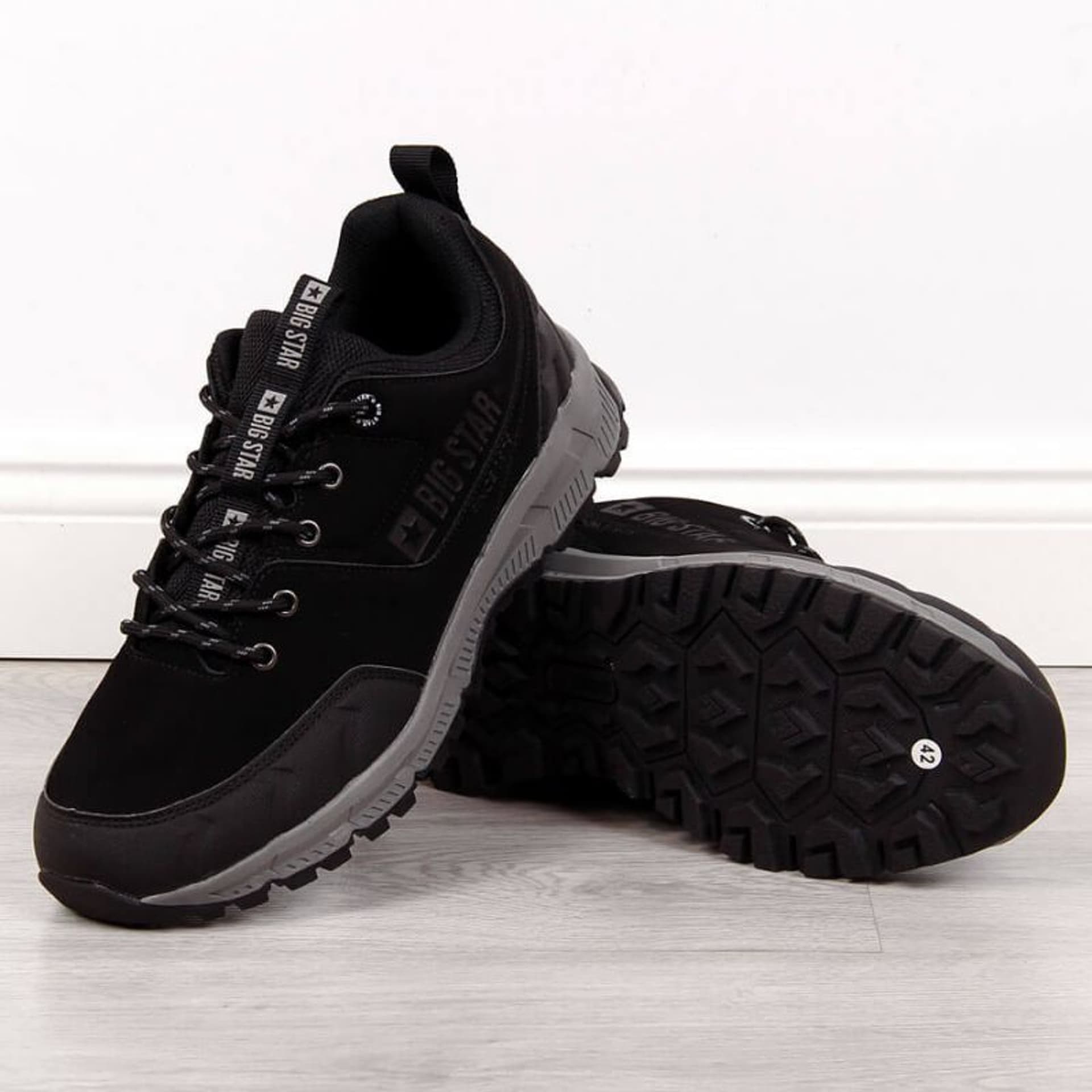 

Buty sportowe Big Star M INT1607 (kolor Czarny, rozmiar 42)