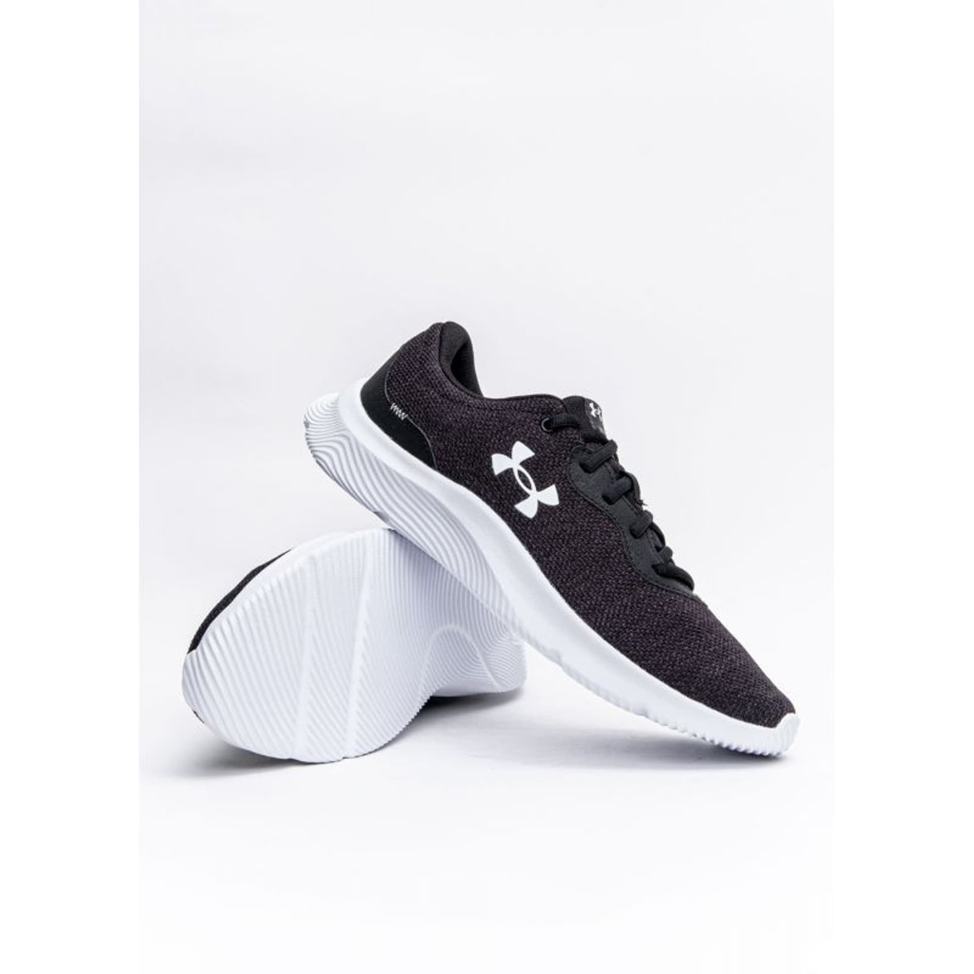 

Buty Under Armour 2 M 3024134 (kolor Czarny, rozmiar 40)