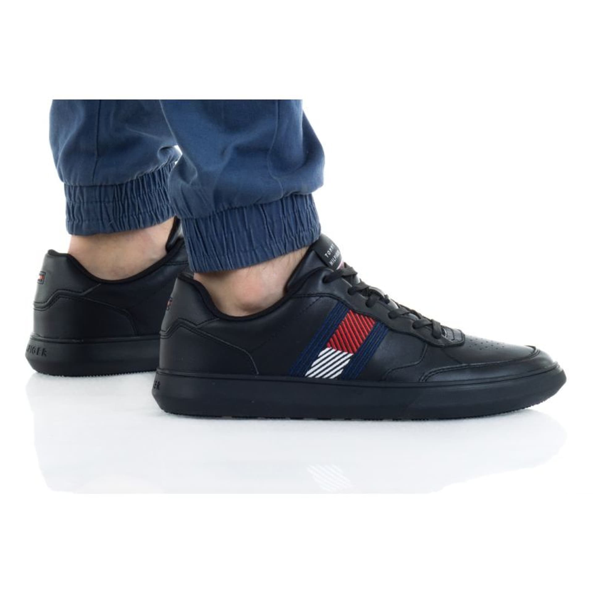 

Buty Tommy Hilfiger Essential Leather Cupsole EVO M (kolor Czarny, rozmiar 44)