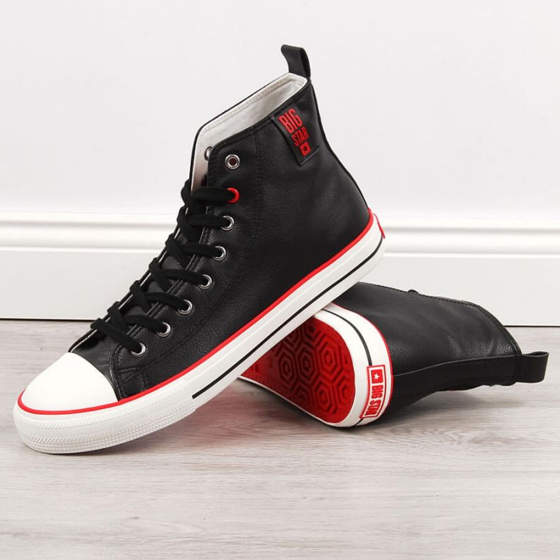 

Trampki wysokie Big Star M JJ174070 (kolor Czarny, rozmiar 44)