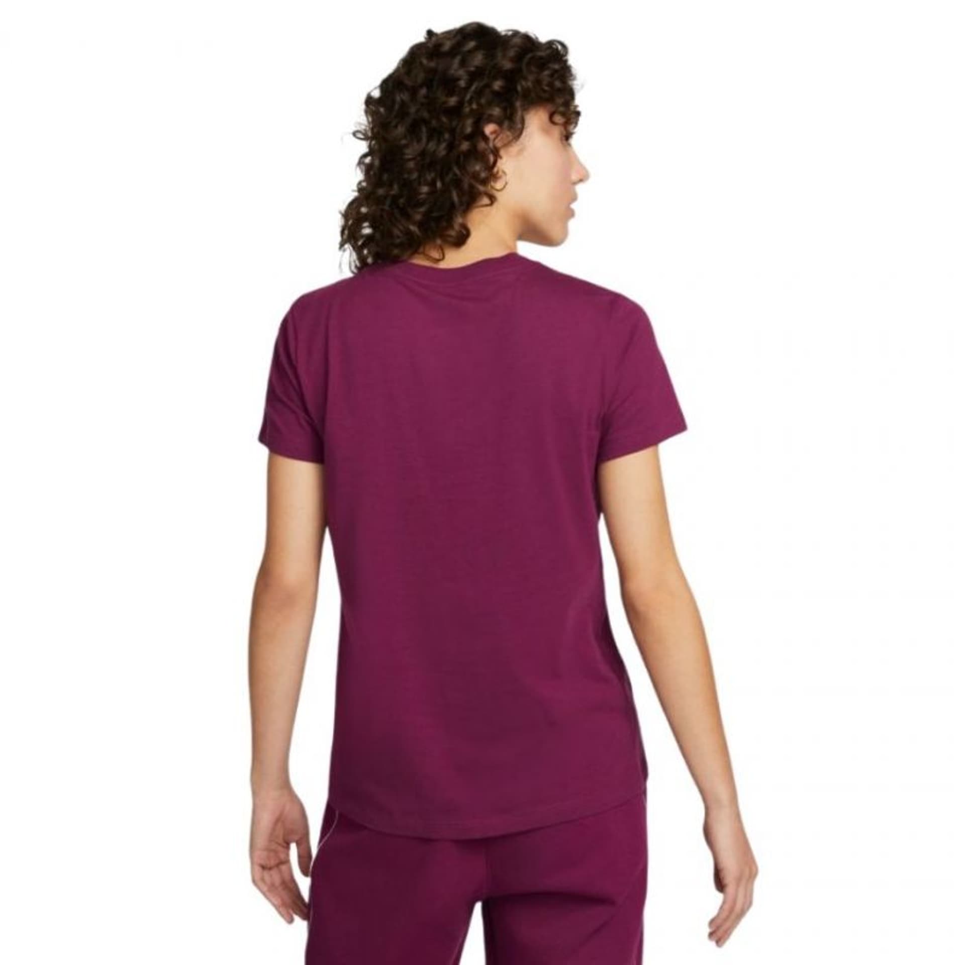 

Koszulka Nike Nsw Tee Essentail Icon Futura W BV6169 (kolor Fioletowy, rozmiar S)